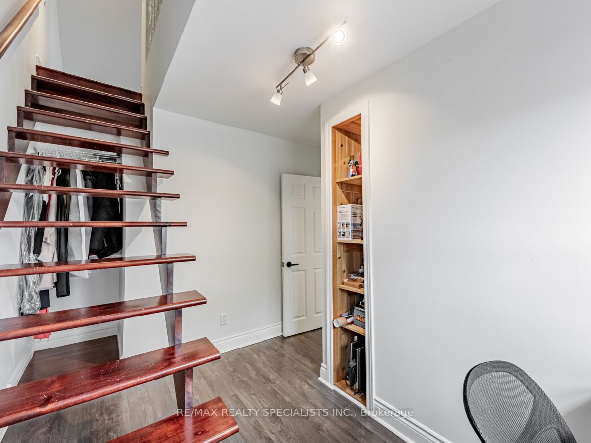 271 Sixth St