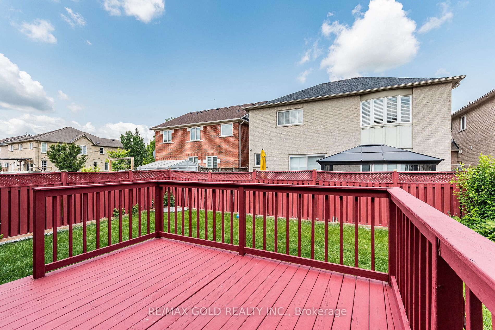 26 Arctic Willow Rd E