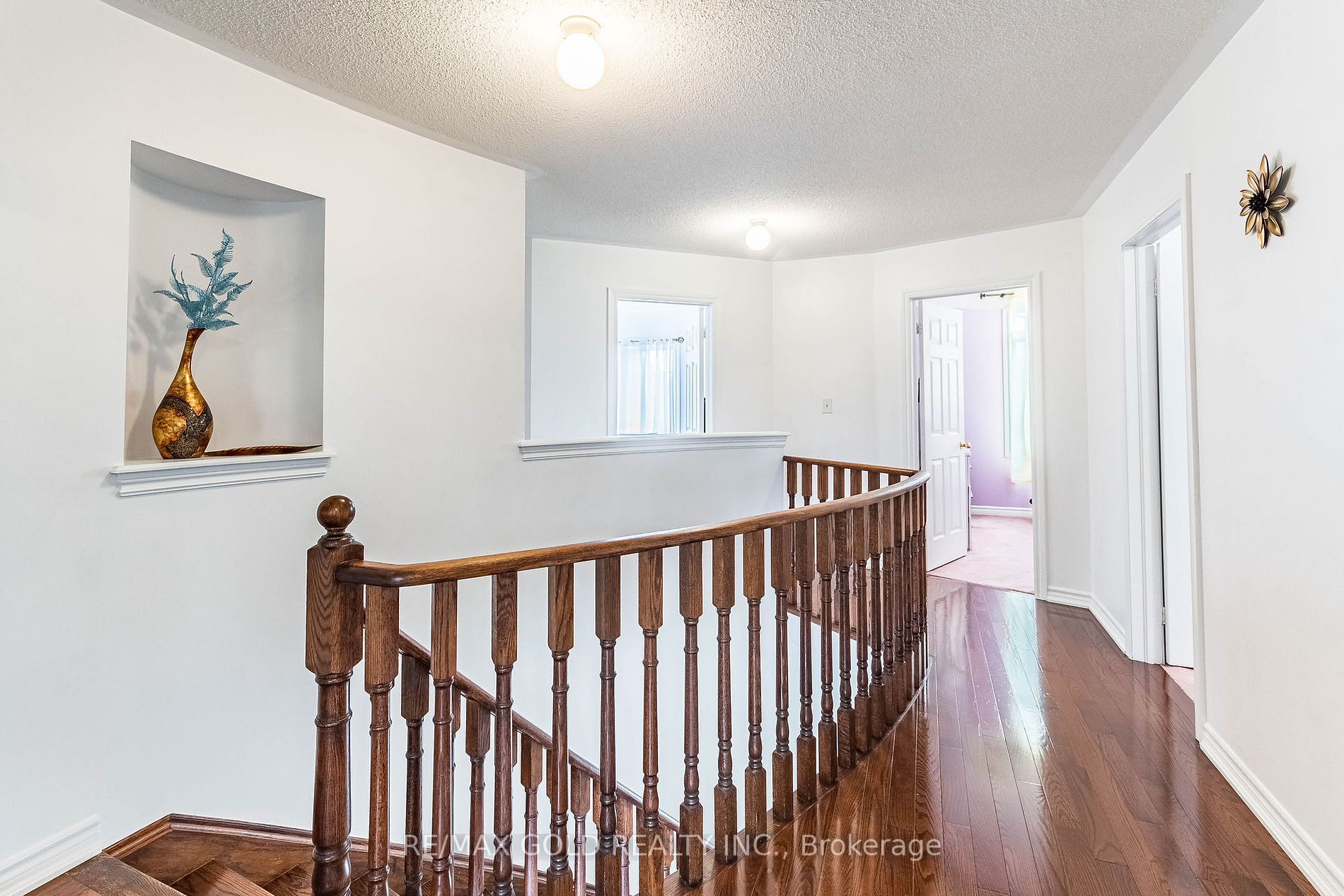 26 Arctic Willow Rd E
