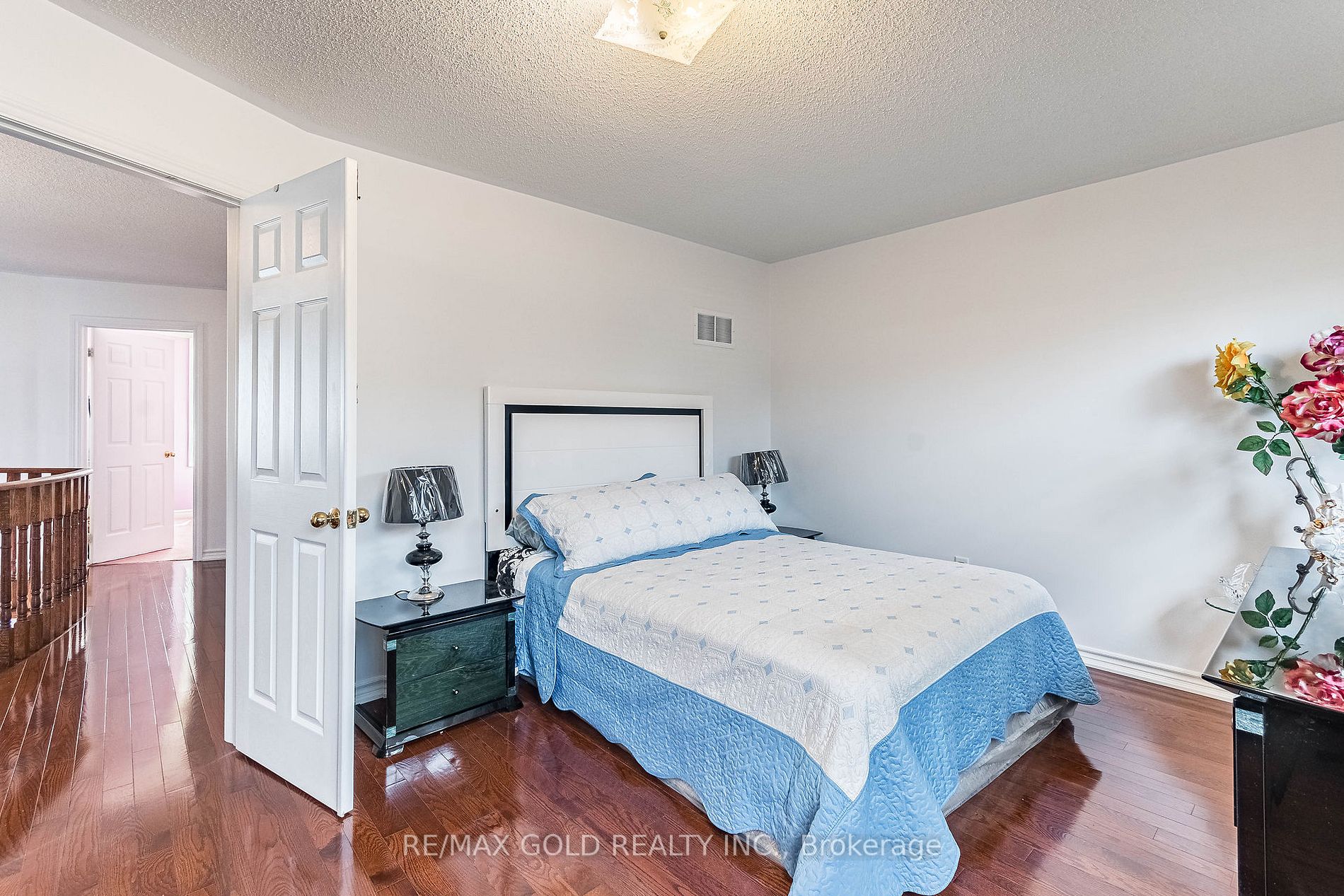 26 Arctic Willow Rd E