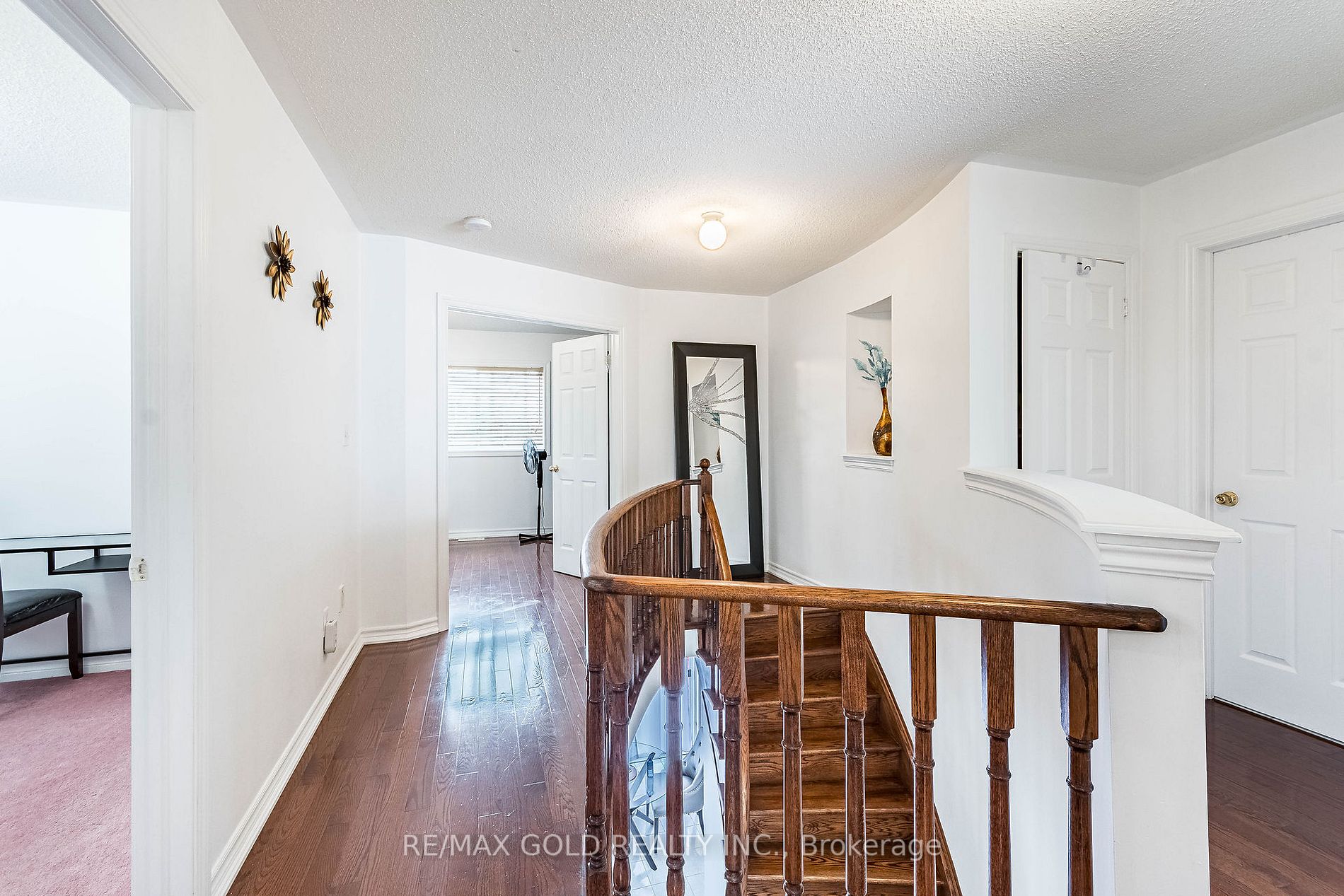 26 Arctic Willow Rd E