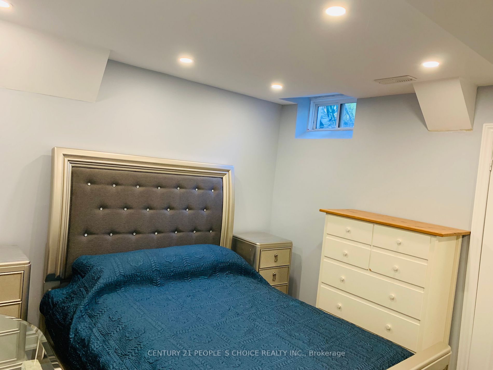 6 Sunley Cres