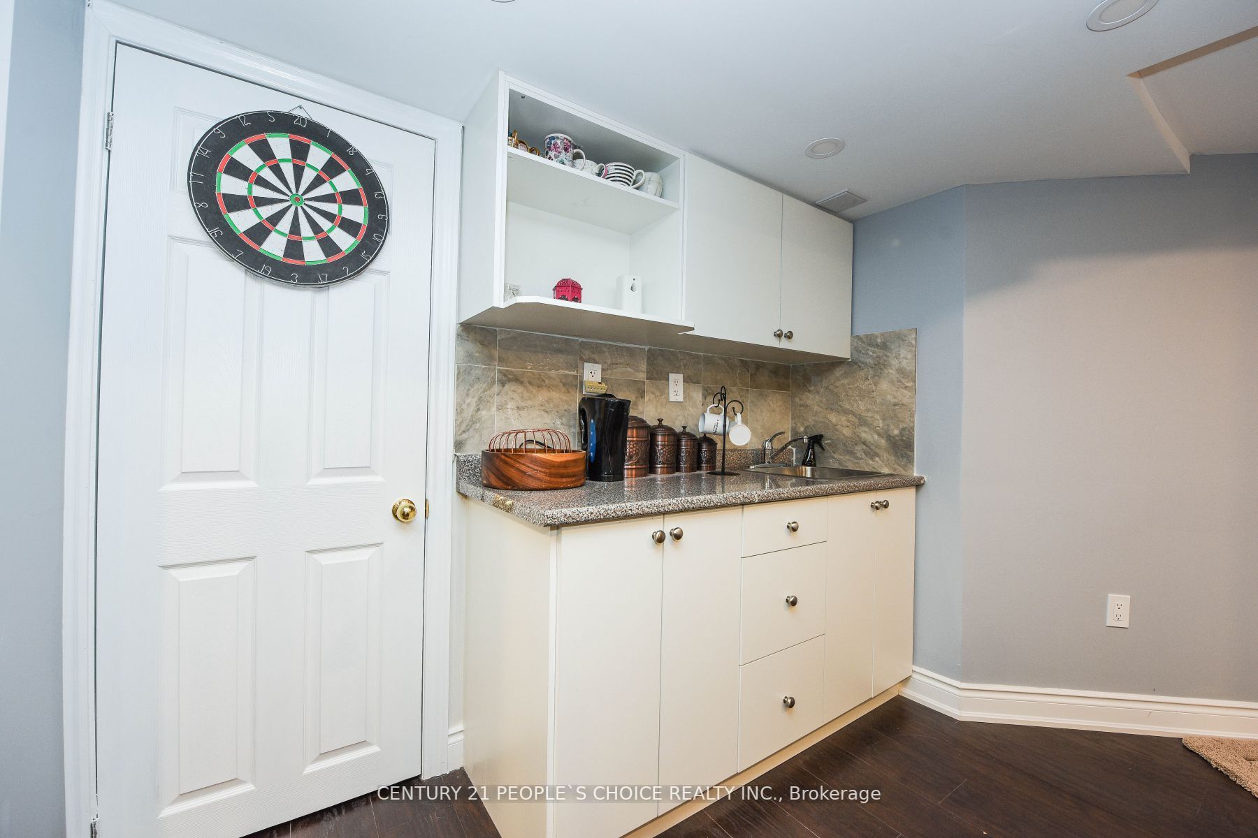 6 Sunley Cres