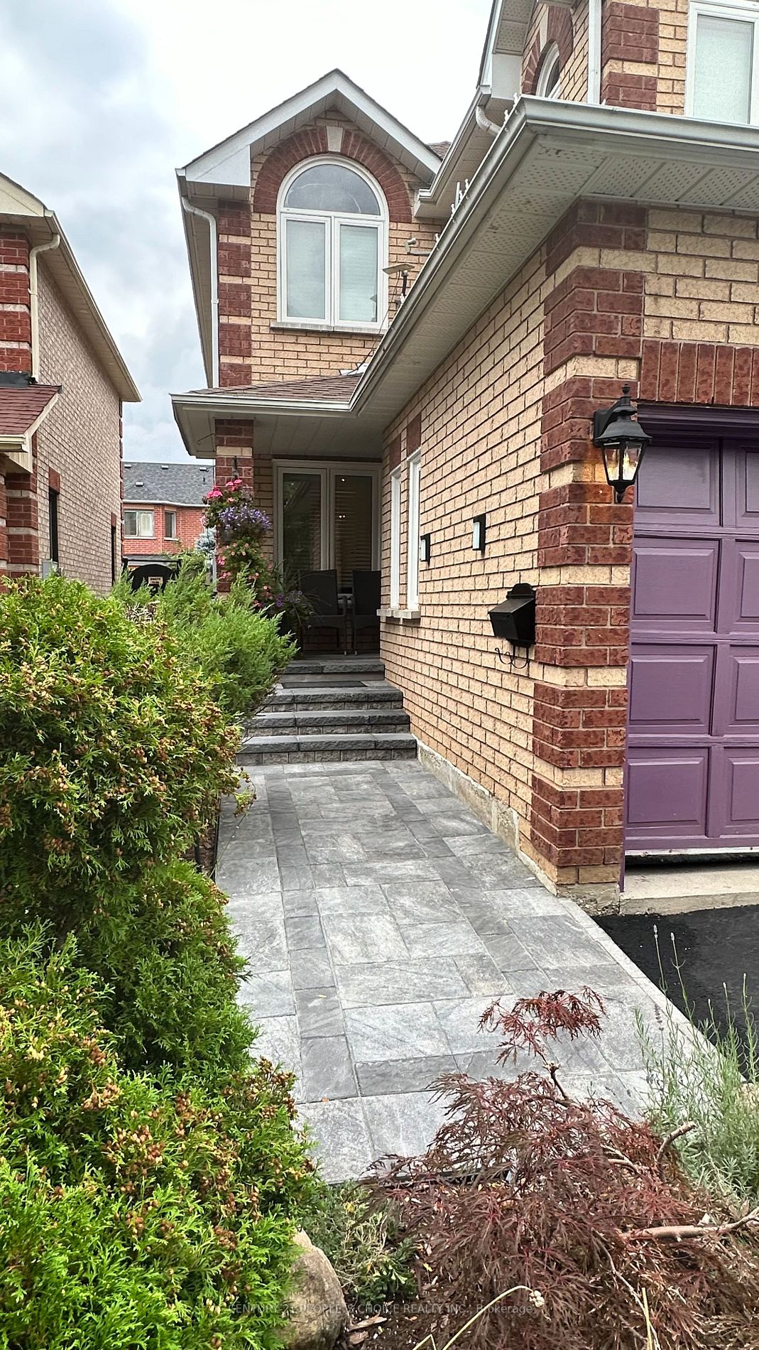 6 Sunley Cres