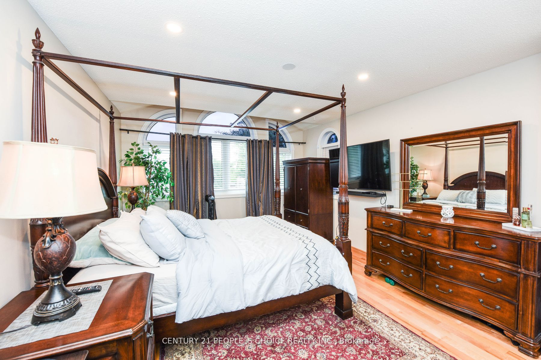 6 Sunley Cres
