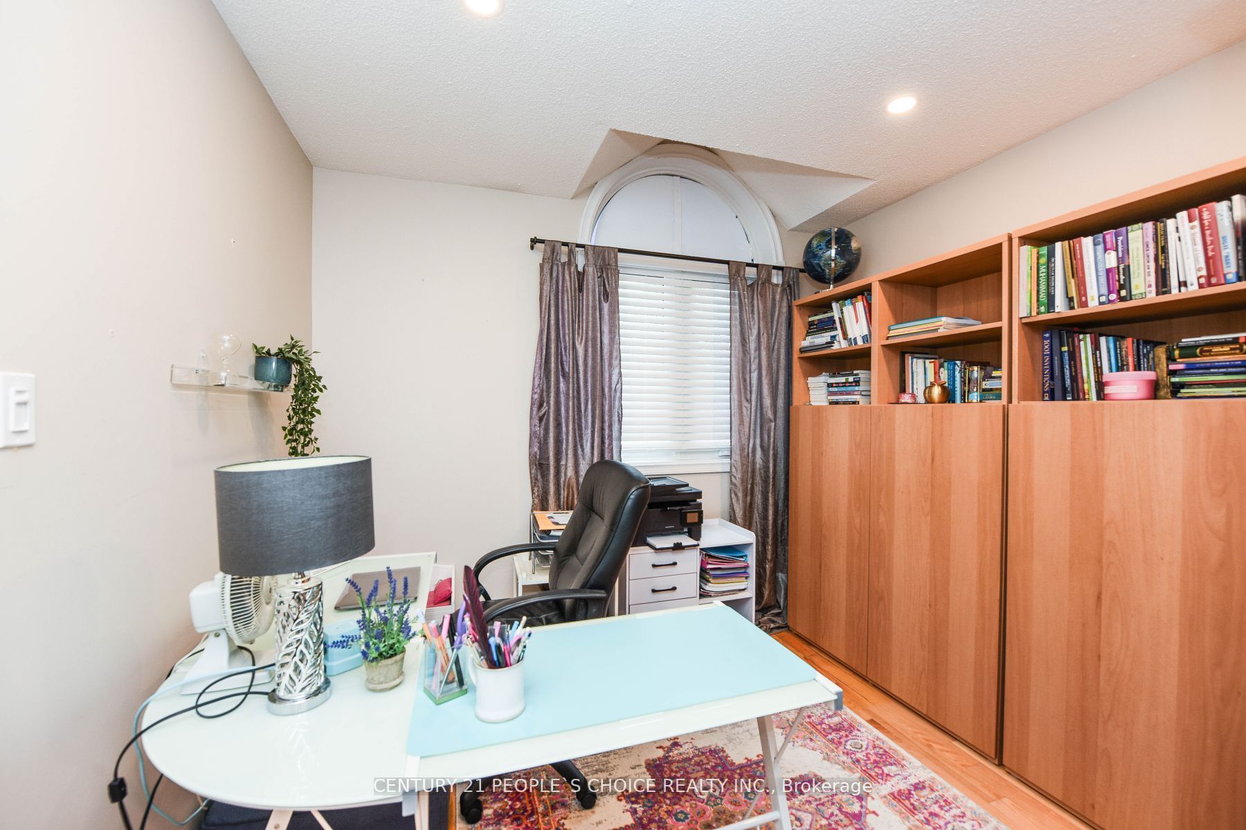 6 Sunley Cres
