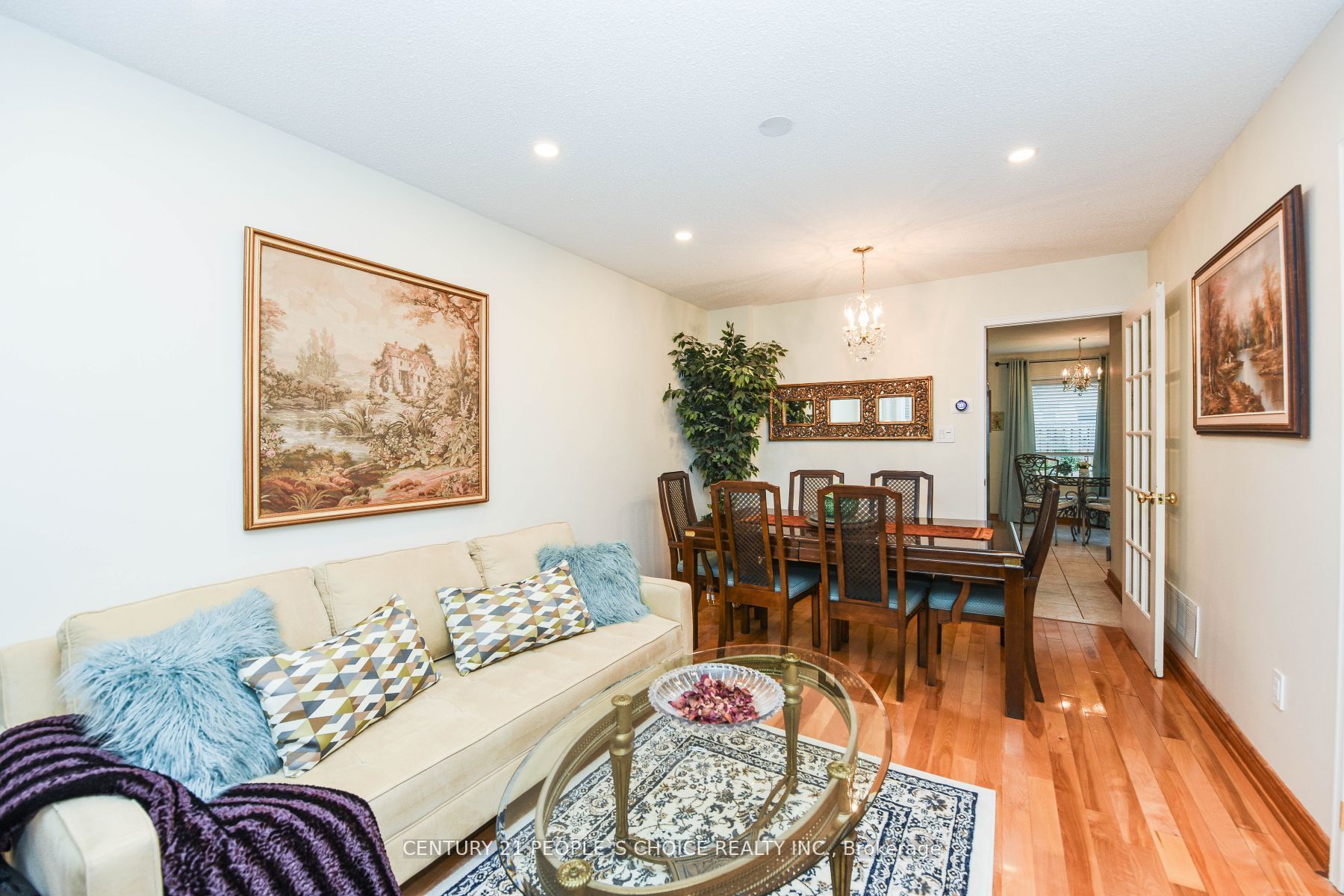 6 Sunley Cres