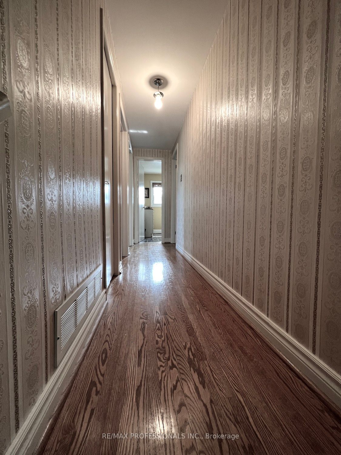 20 Noble Crt