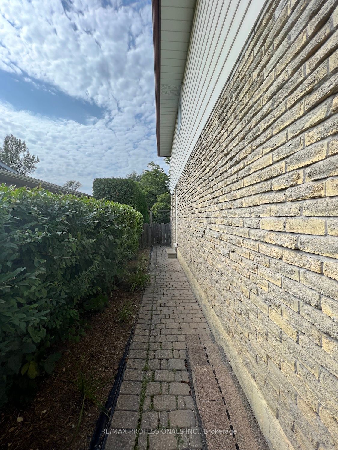 20 Noble Crt
