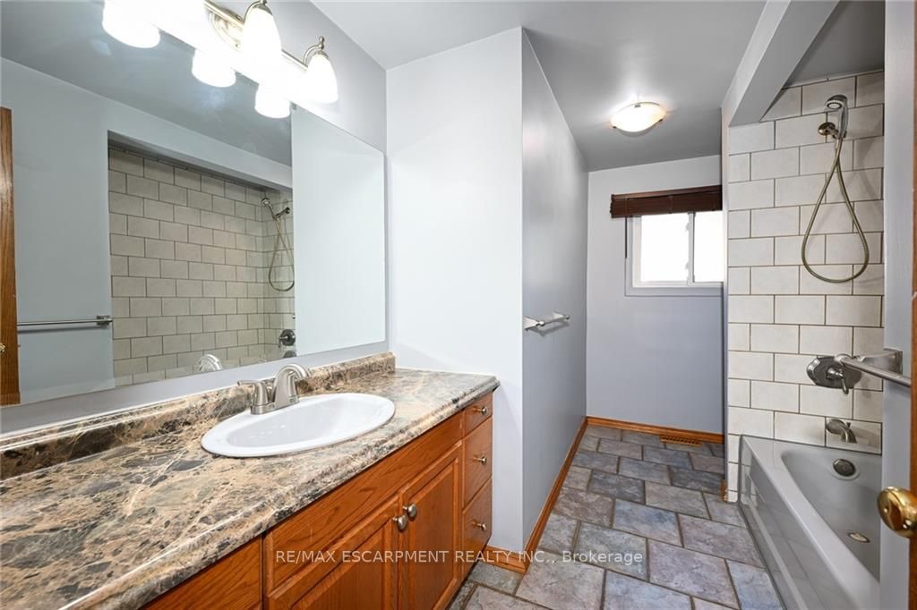 1009 Marley Cres