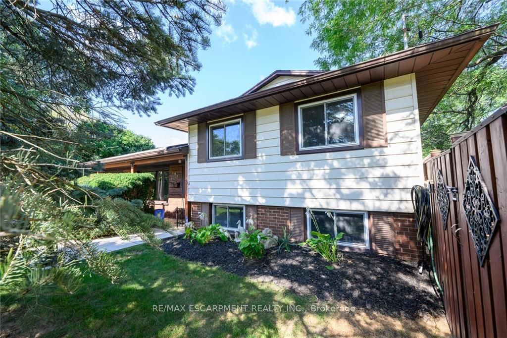 1009 Marley Cres