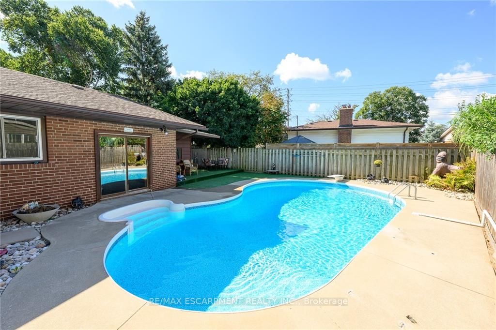 1009 Marley Cres