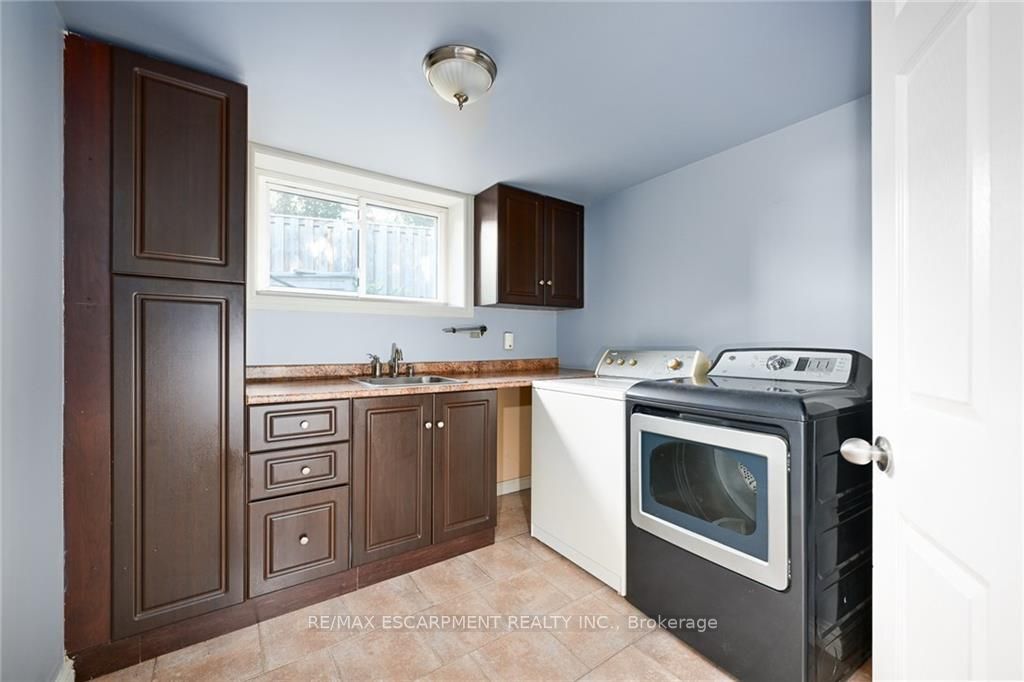 1009 Marley Cres
