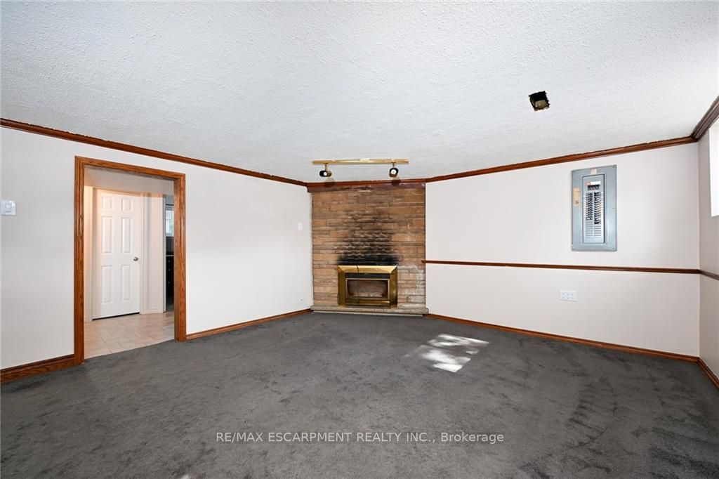 1009 Marley Cres