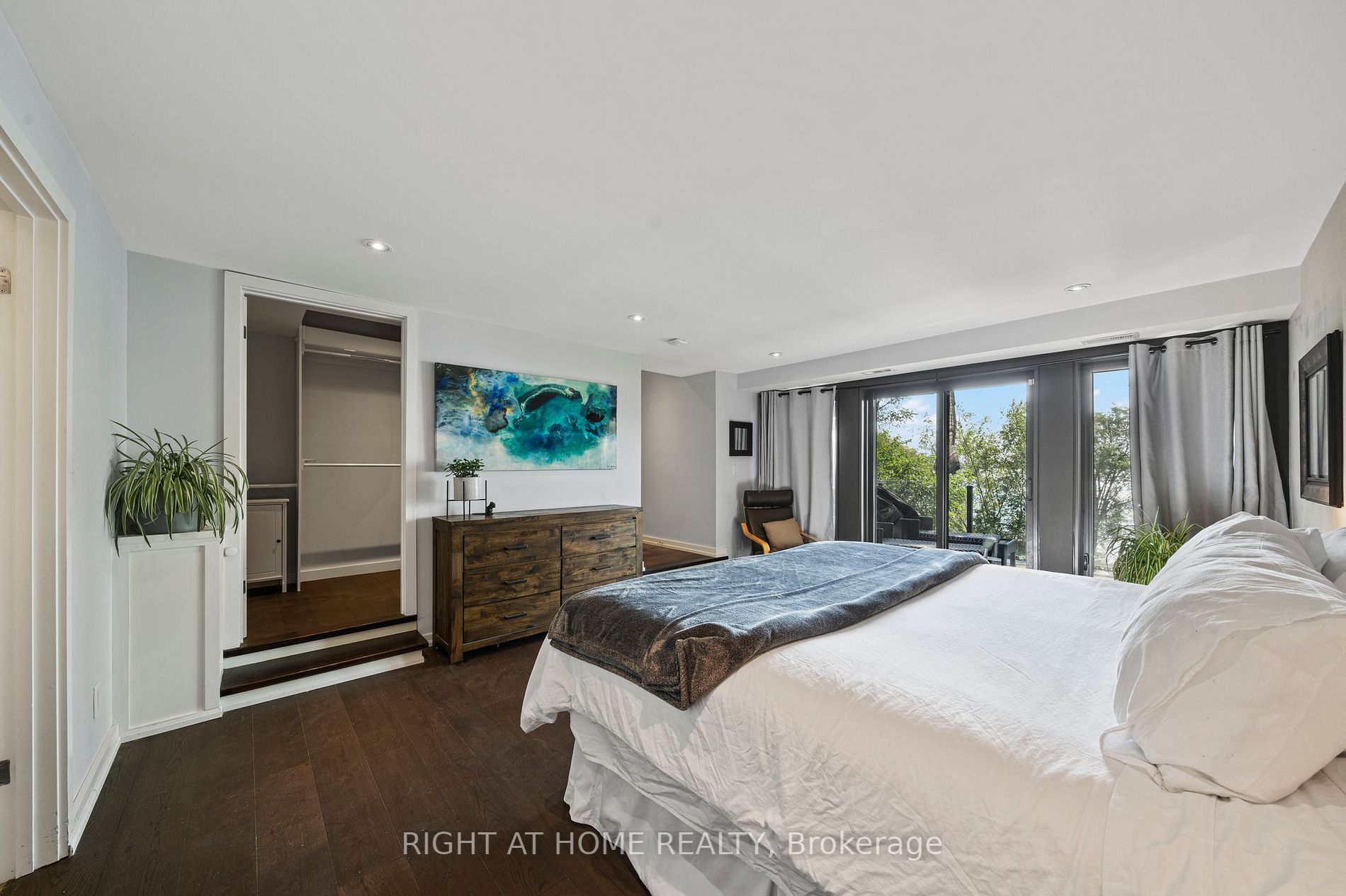 868 Danforth Place