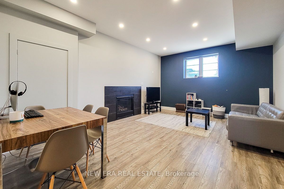 3337 Mintwood Circle
