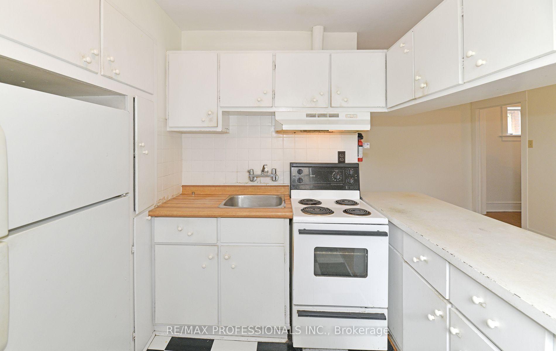 154 Bartlett Ave