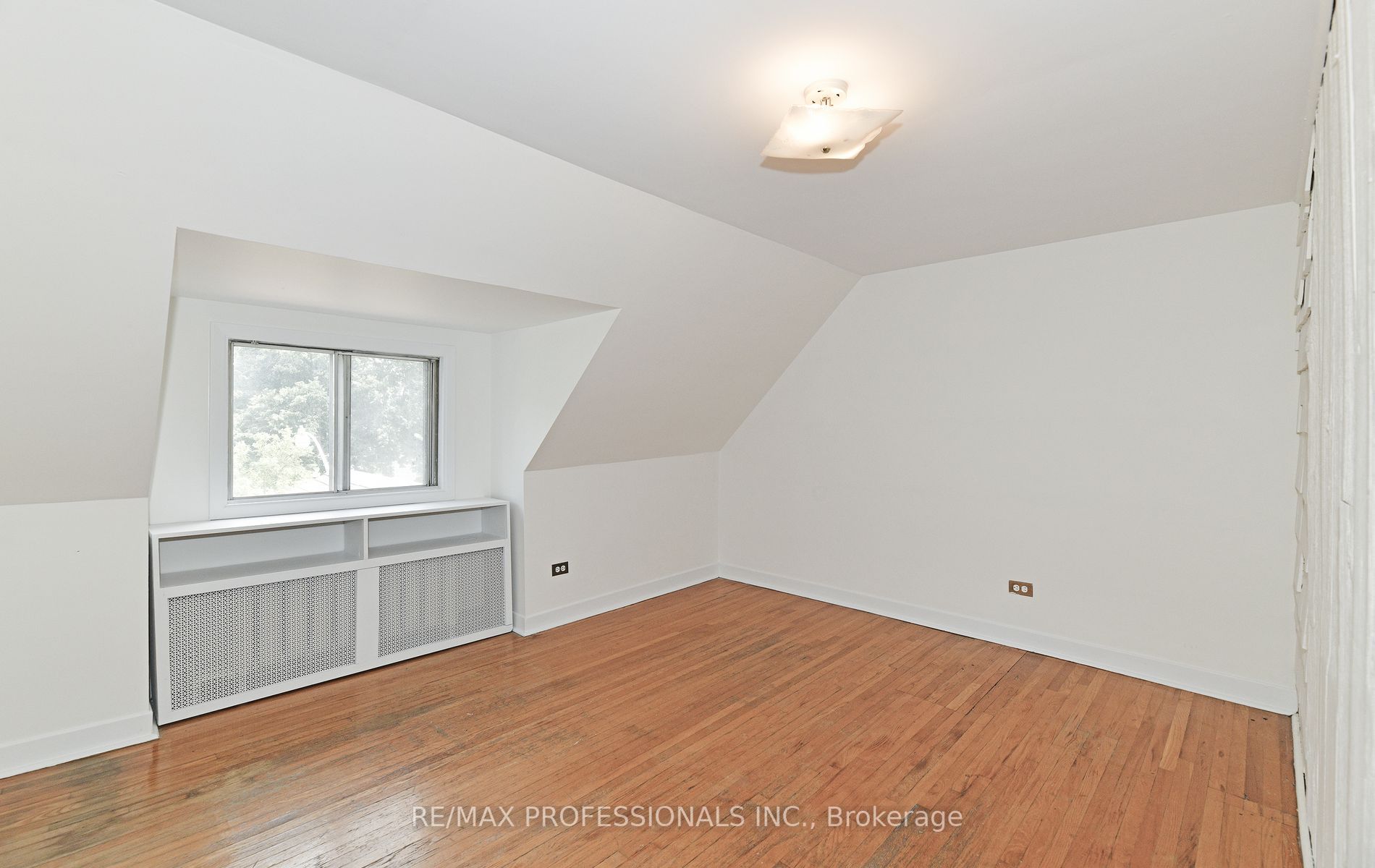 154 Bartlett Ave