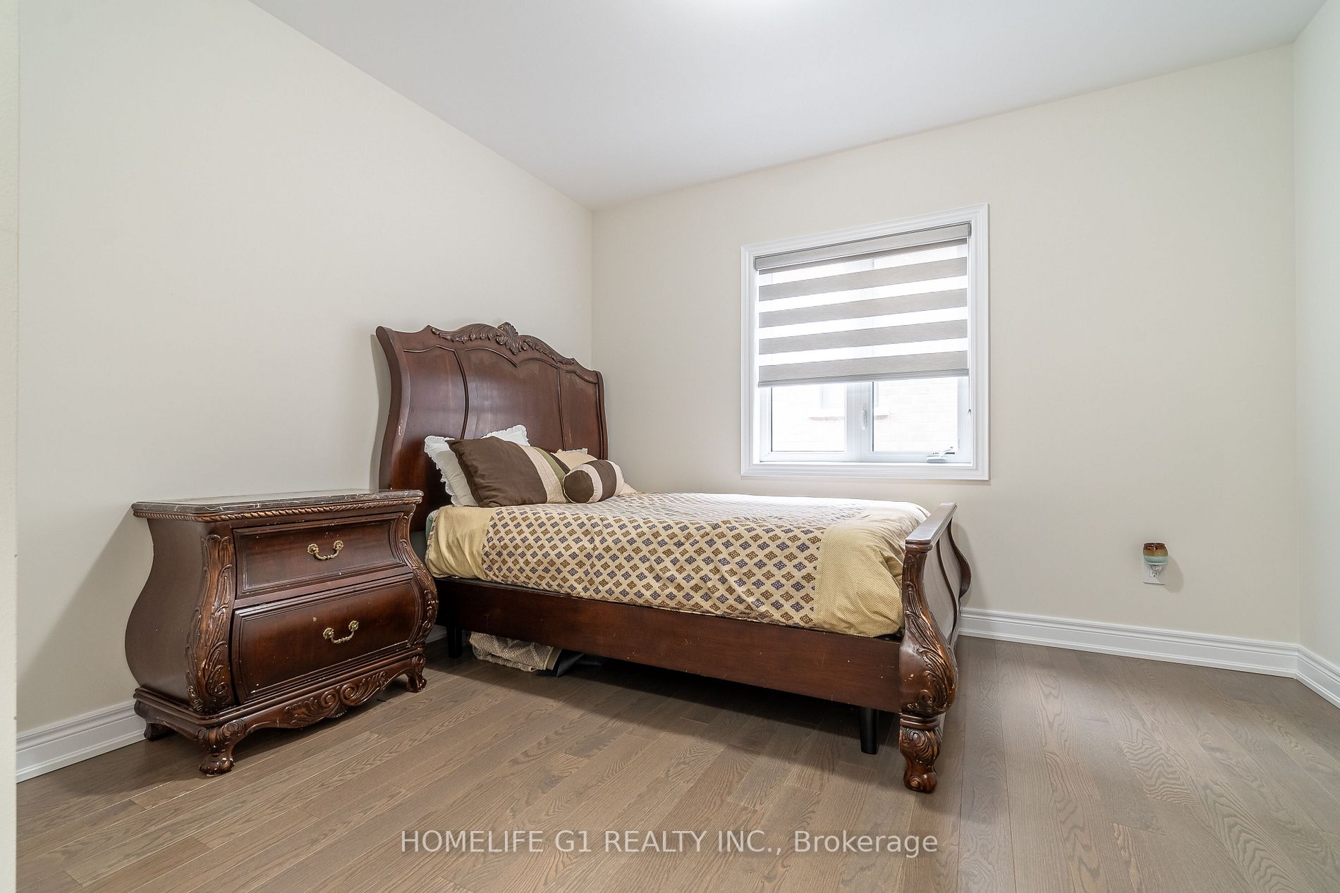 24 Daisy Meadow Cres W