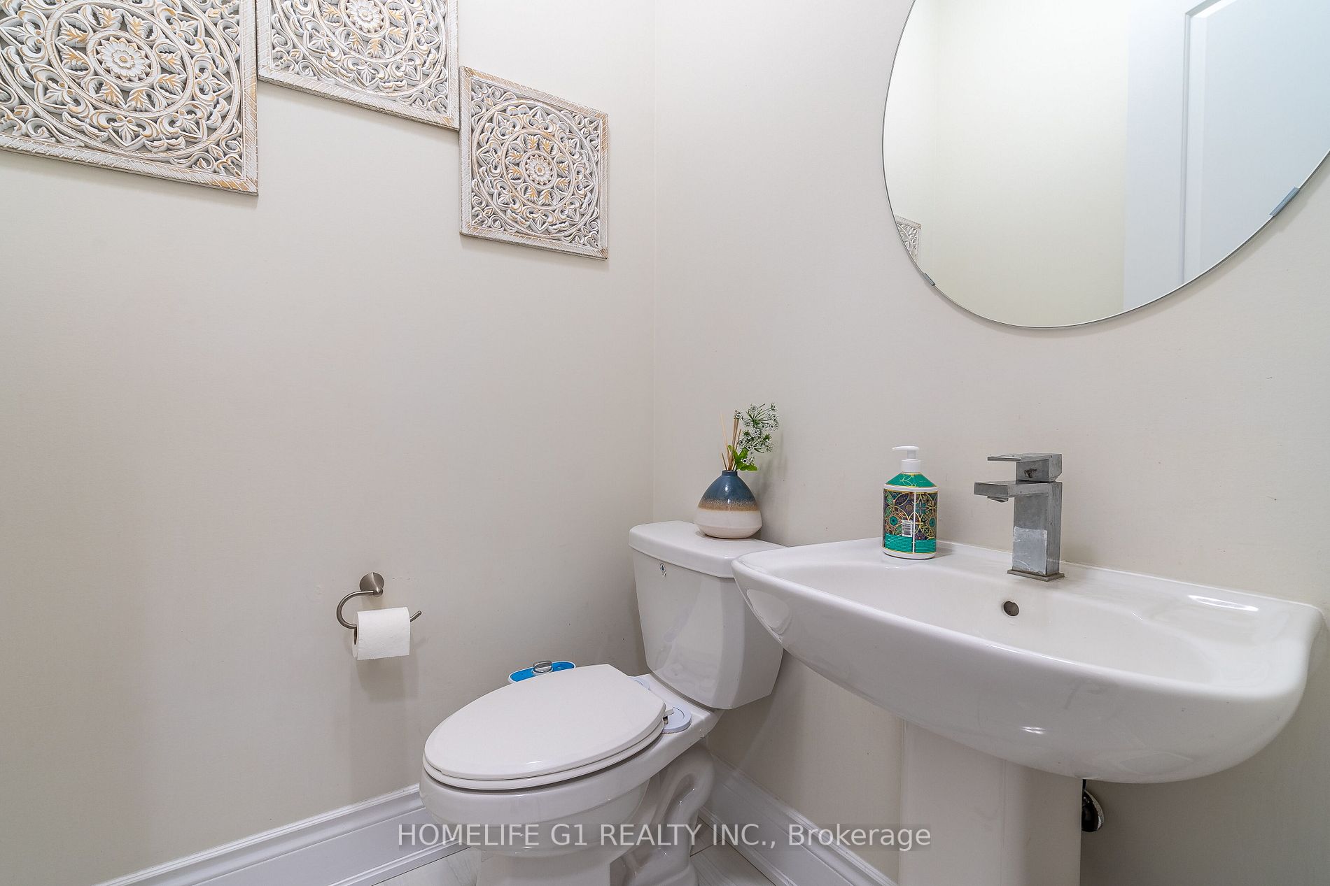24 Daisy Meadow Cres W