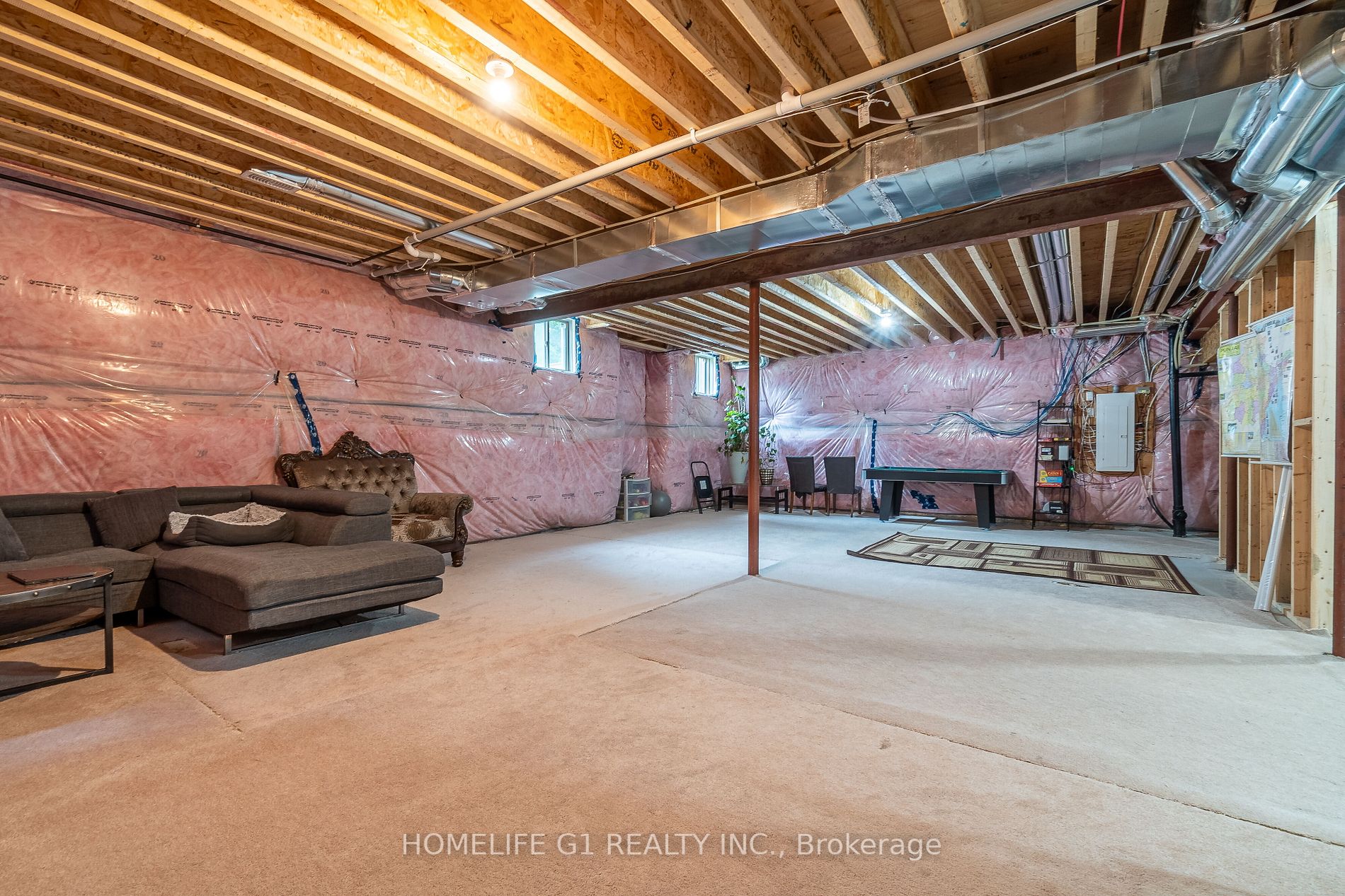24 Daisy Meadow Cres W