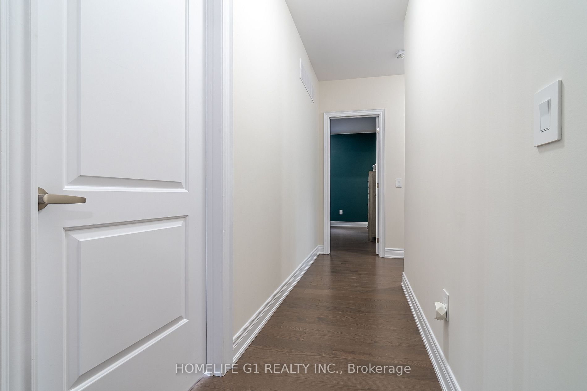 24 Daisy Meadow Cres W