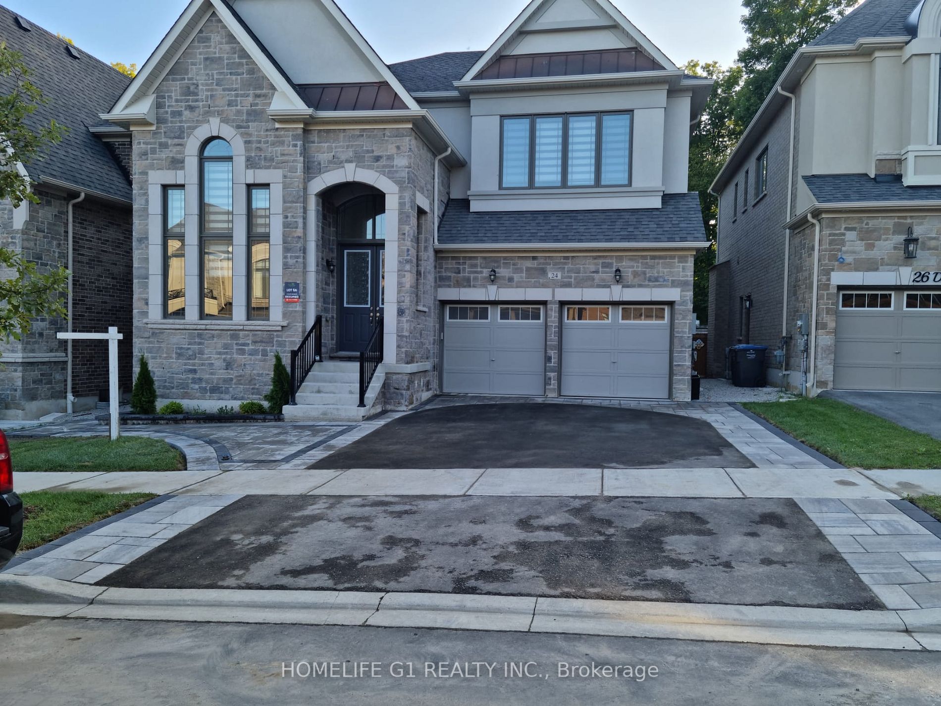 24 Daisy Meadow Cres W