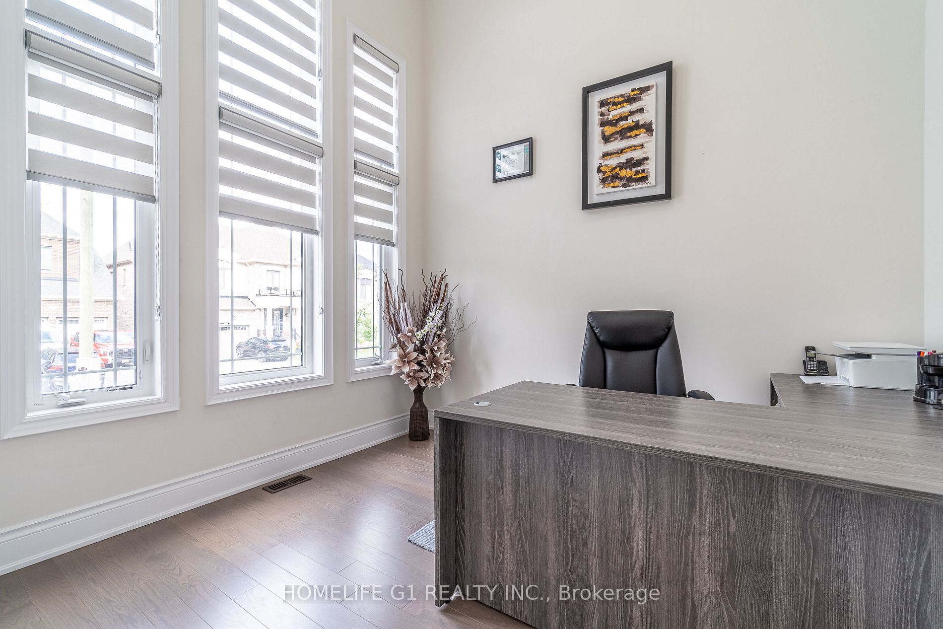 24 Daisy Meadow Cres W
