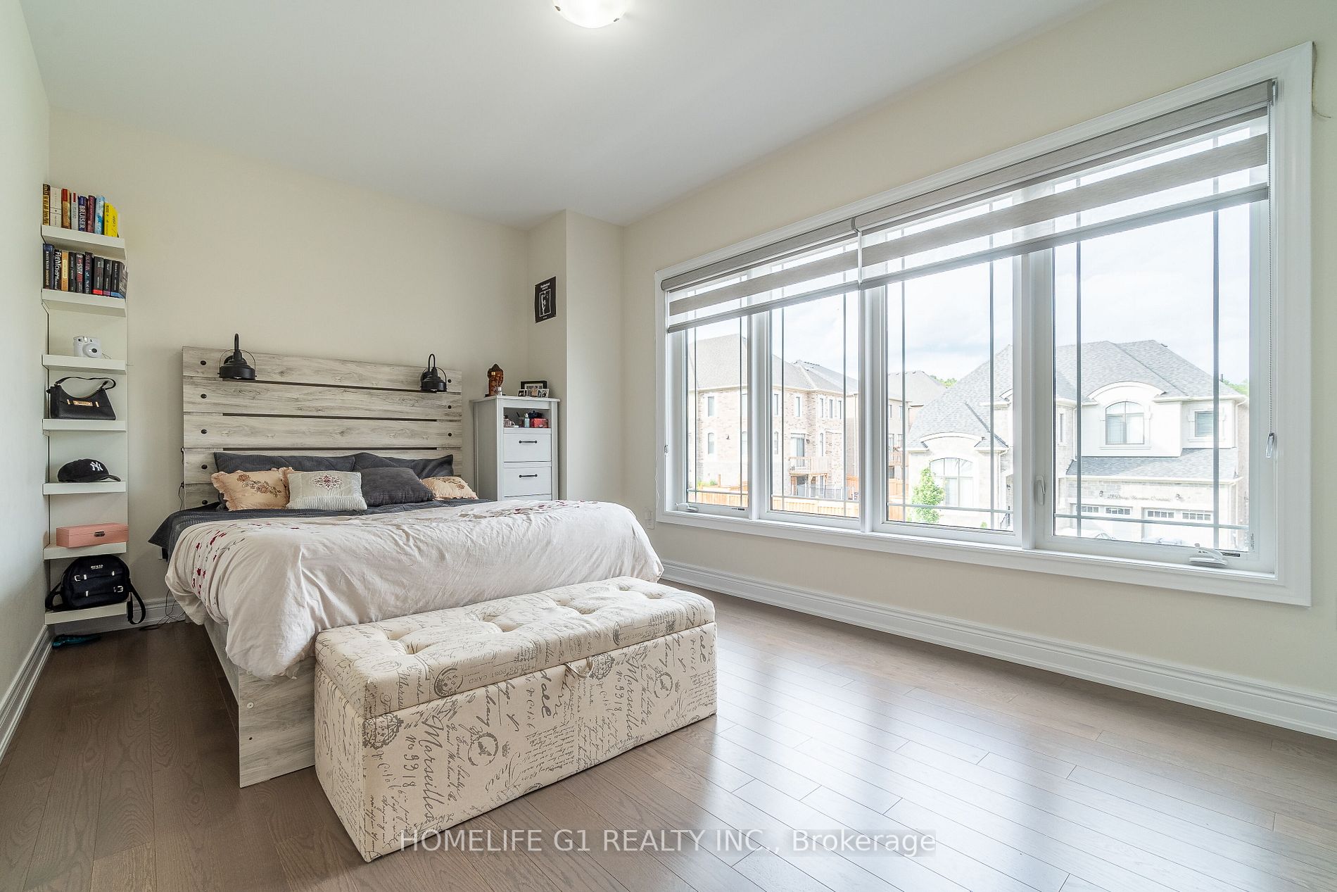 24 Daisy Meadow Cres W