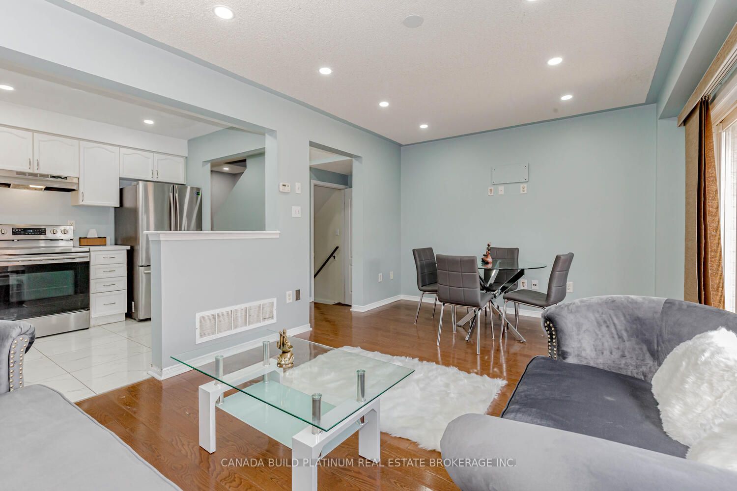 4 Vauxhall Cres