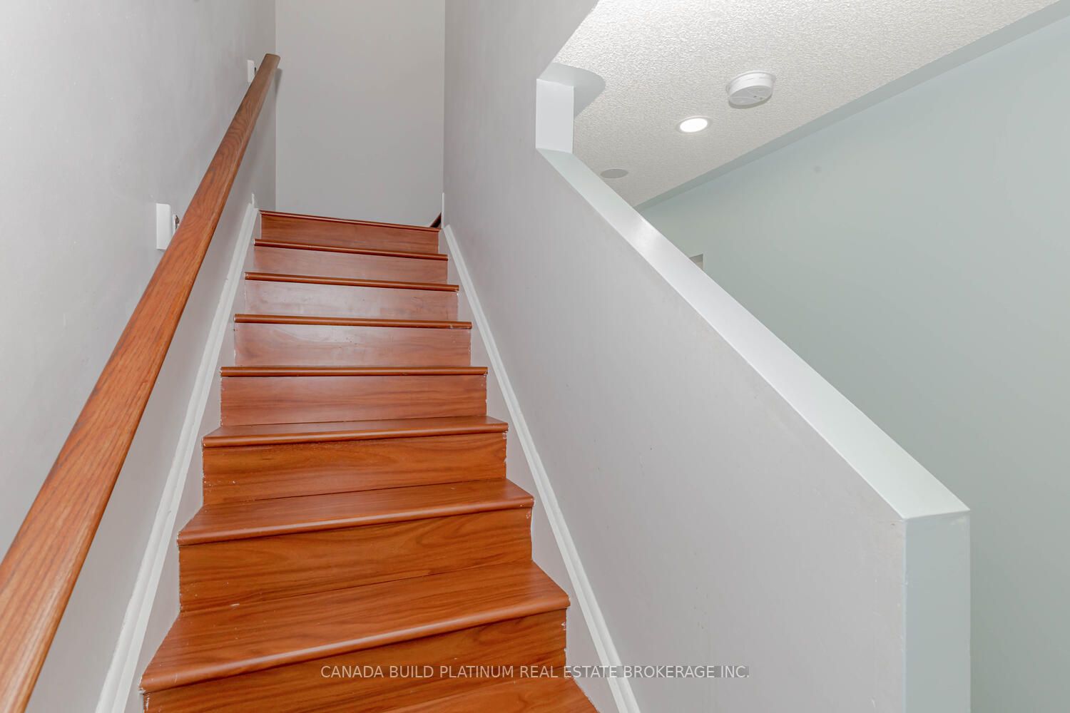 4 Vauxhall Cres