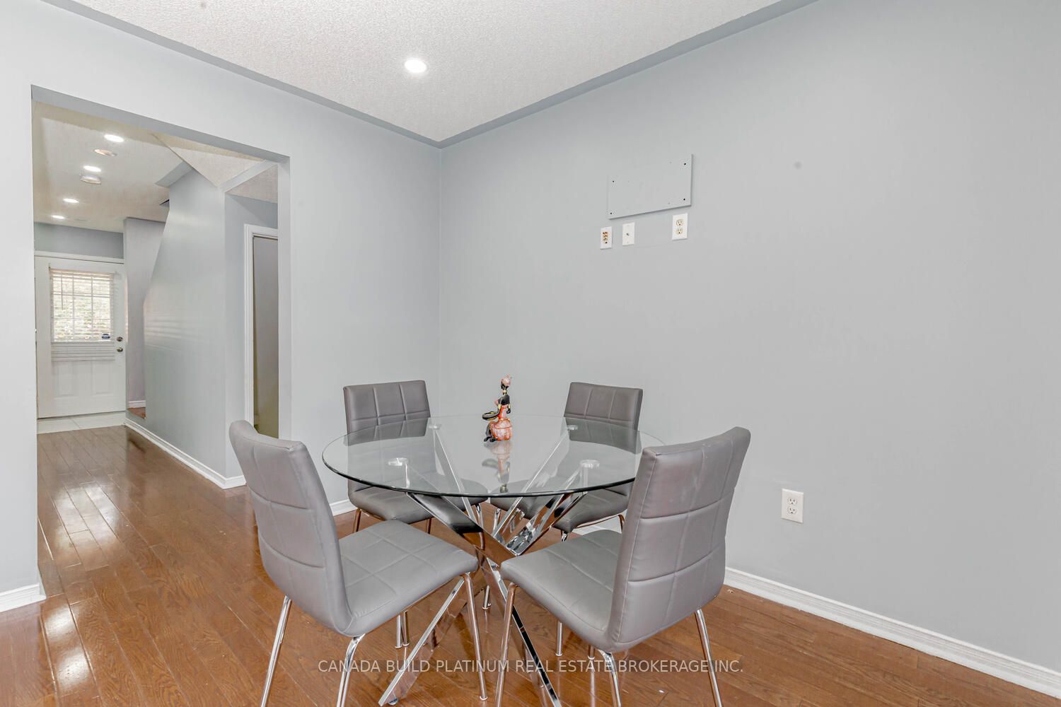 4 Vauxhall Cres