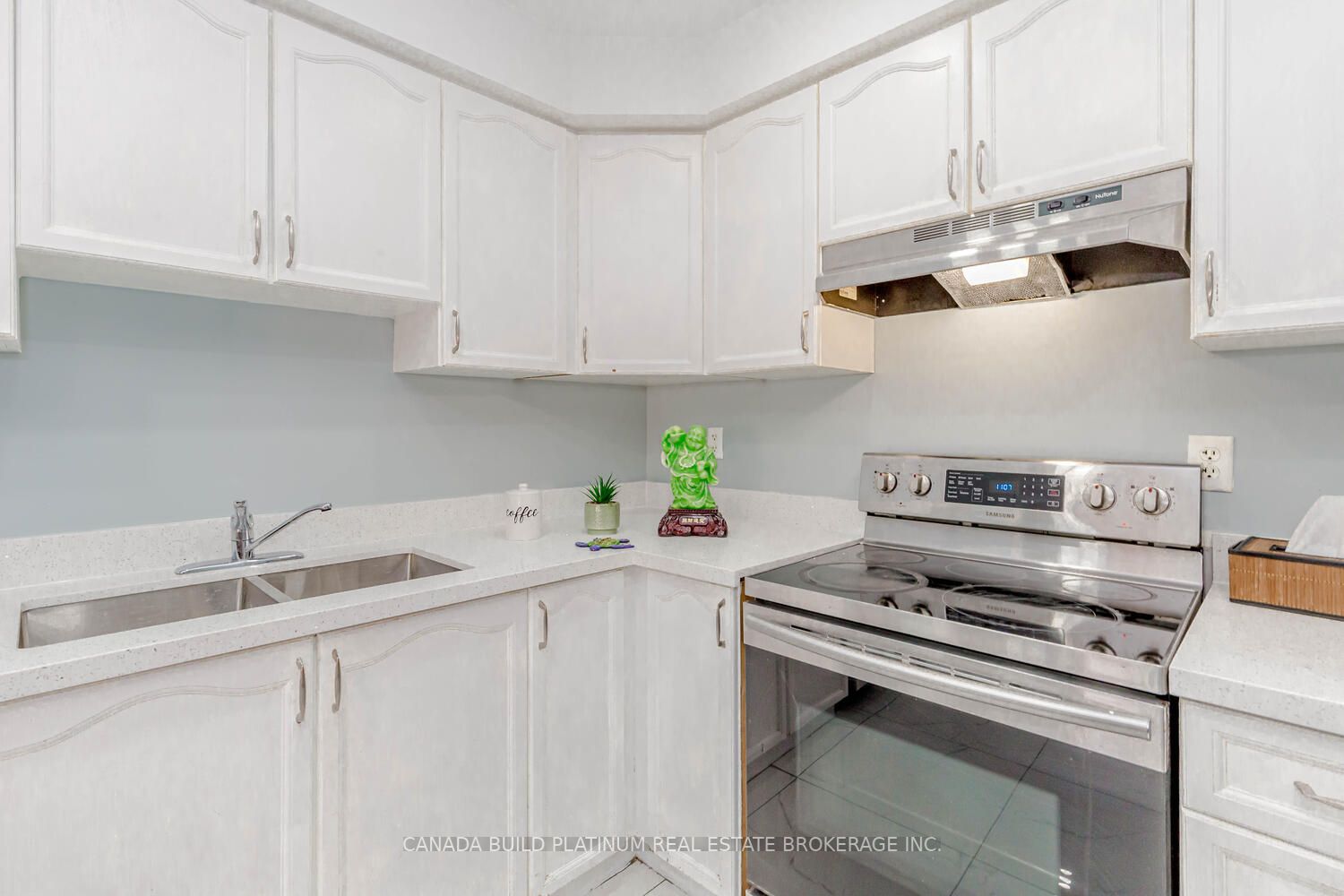 4 Vauxhall Cres