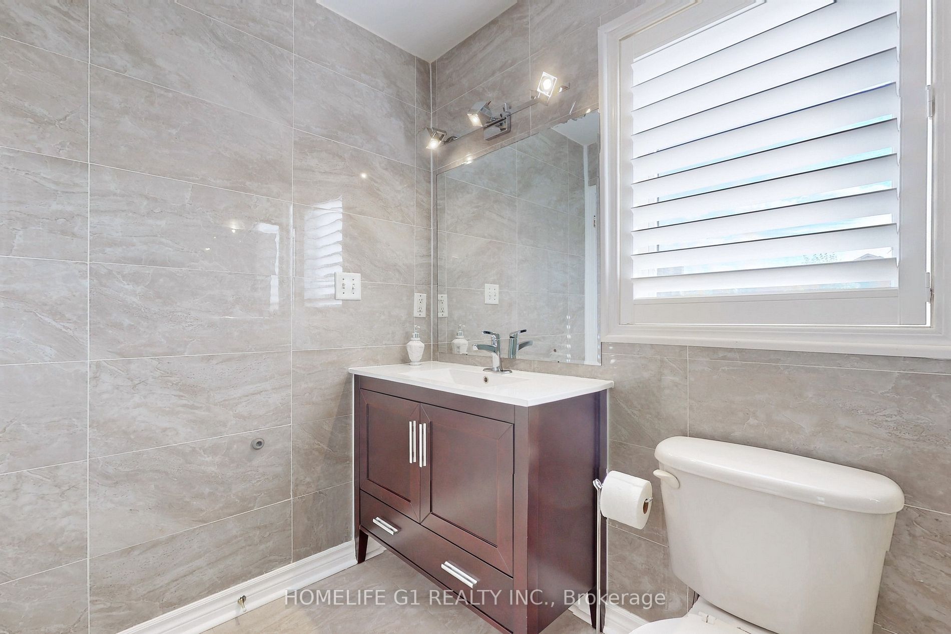 896 Mcneil Dr