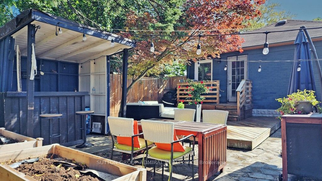68 Heman St