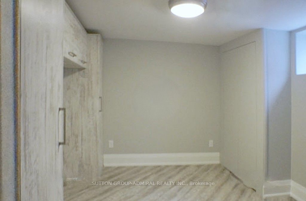 68 Heman St