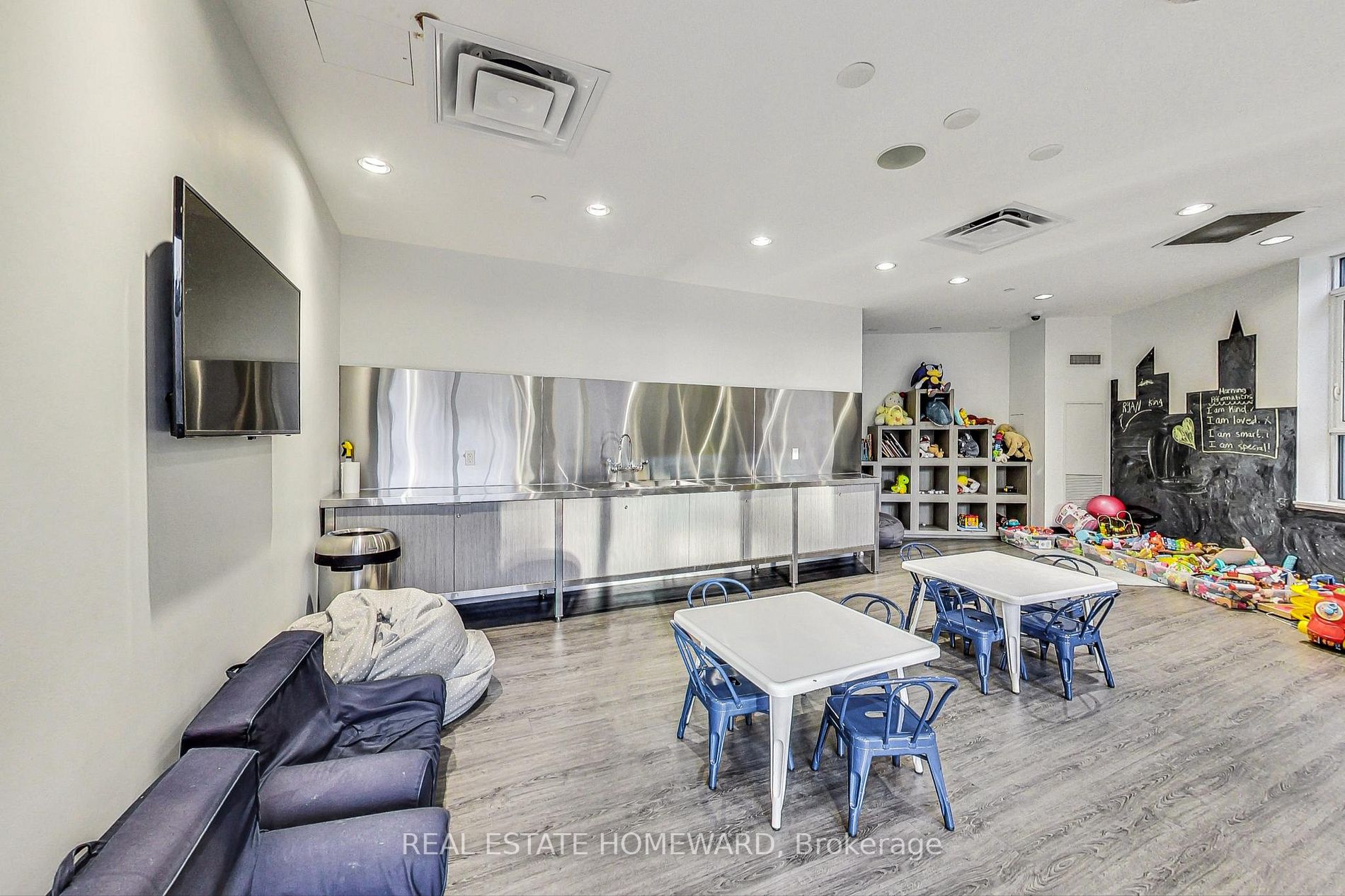 10 Park Lawn Rd, #625