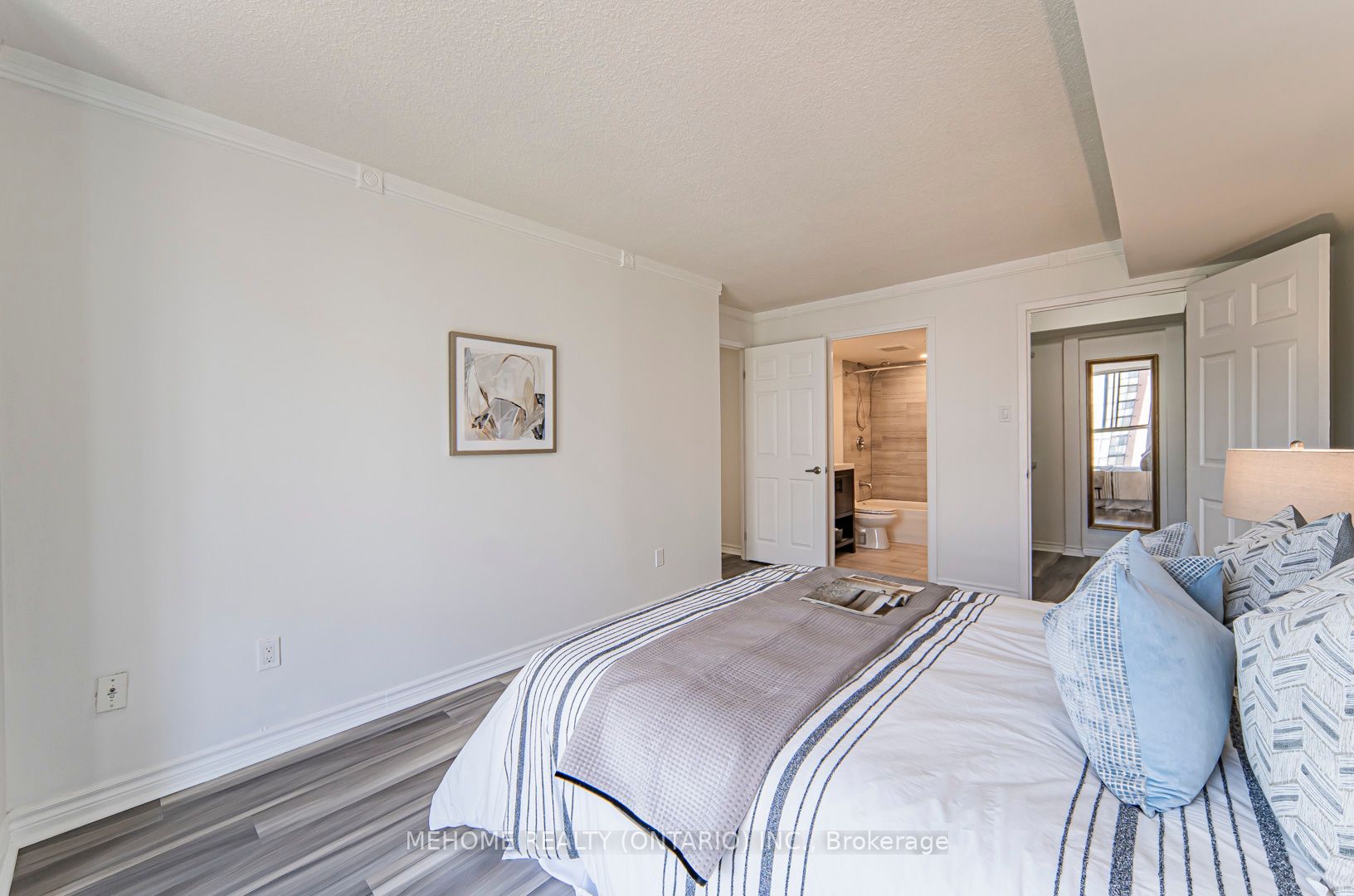2091 Hurontario Street, #810