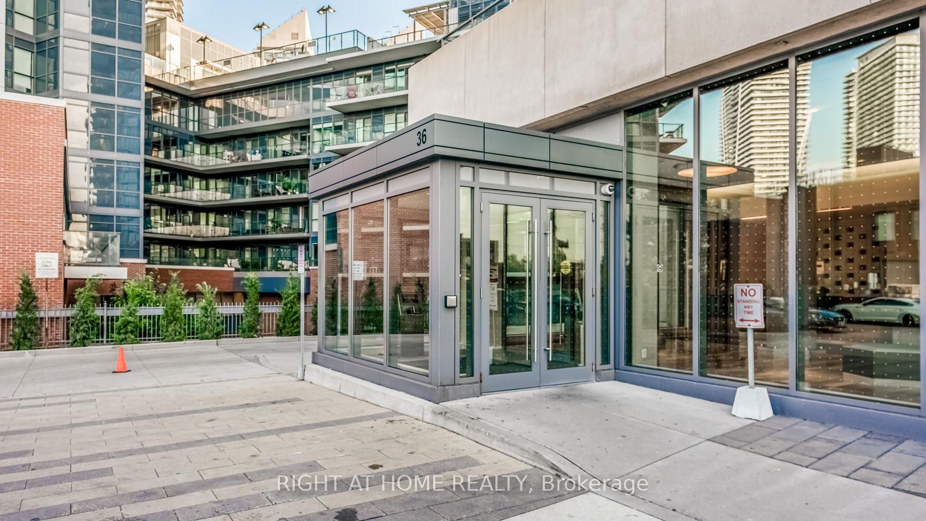 36 Park Lawn Rd, #1308