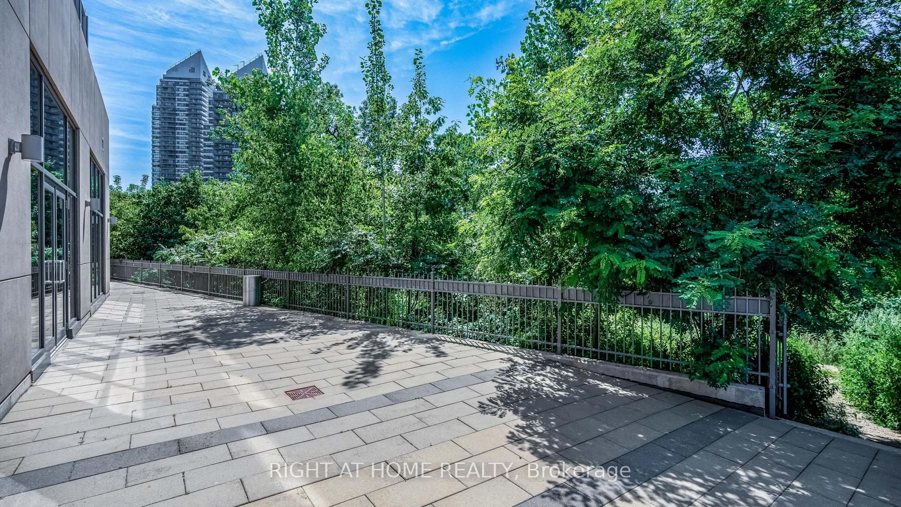 36 Park Lawn Rd, #1308