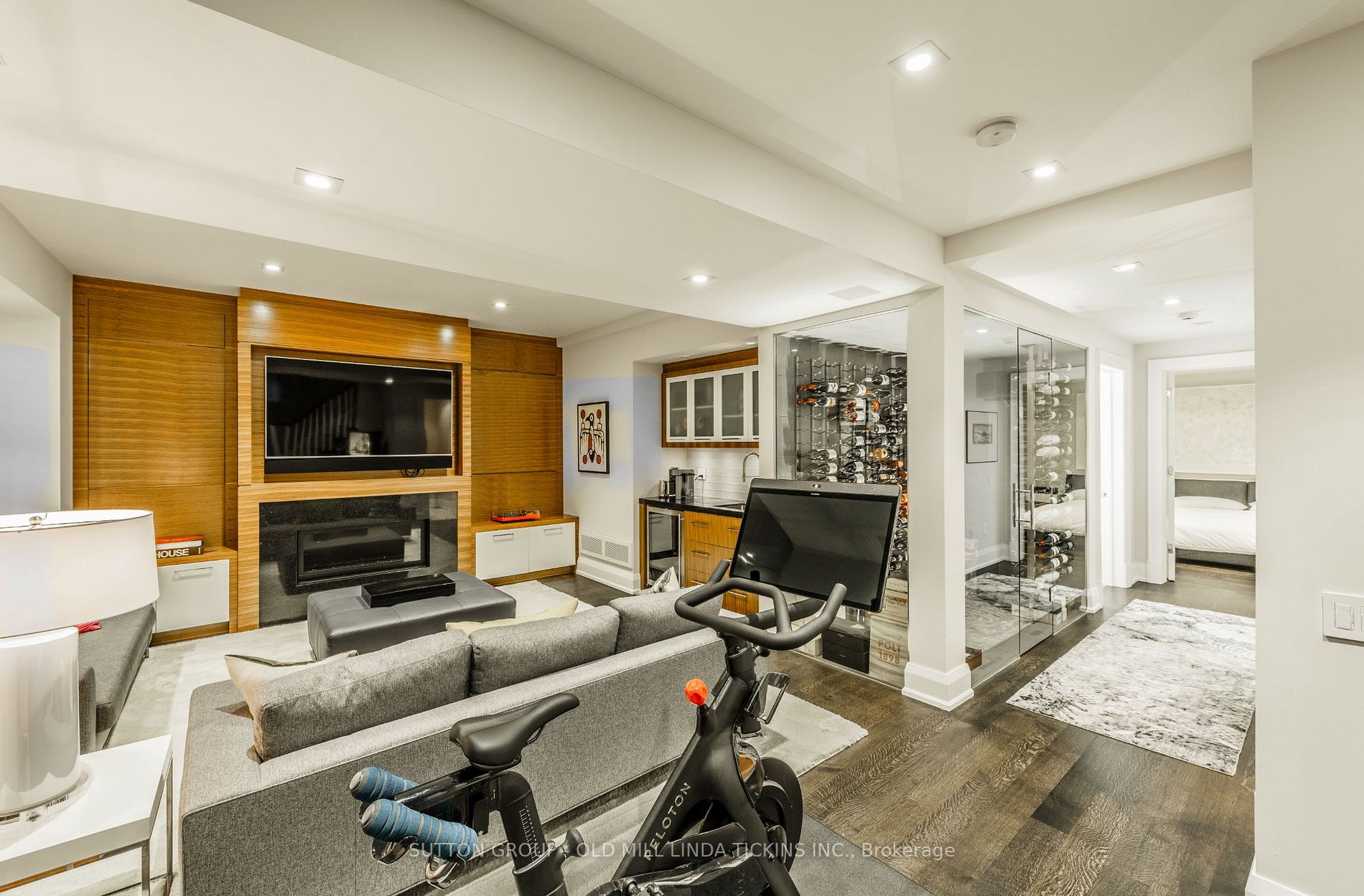 45 Strath Ave