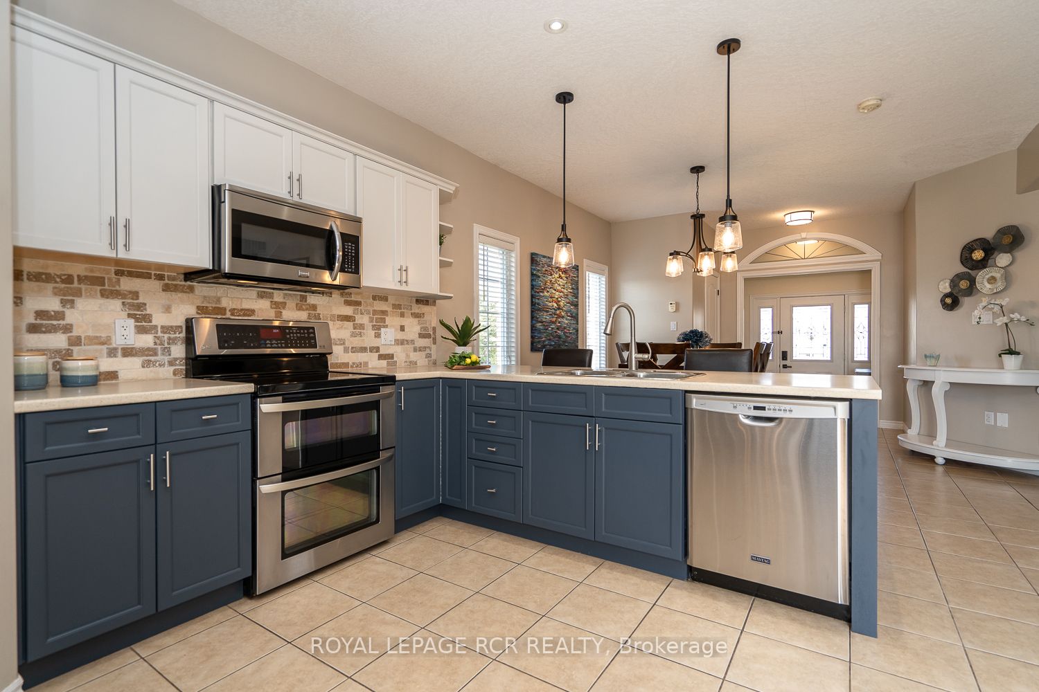 20 Dinnick Cres