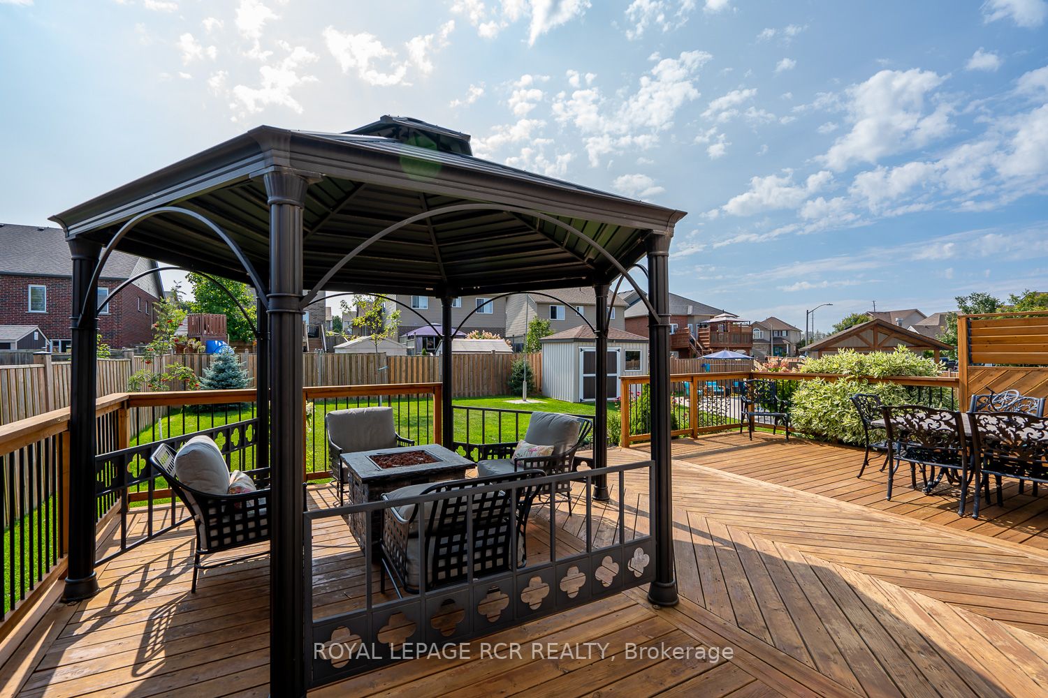 20 Dinnick Cres