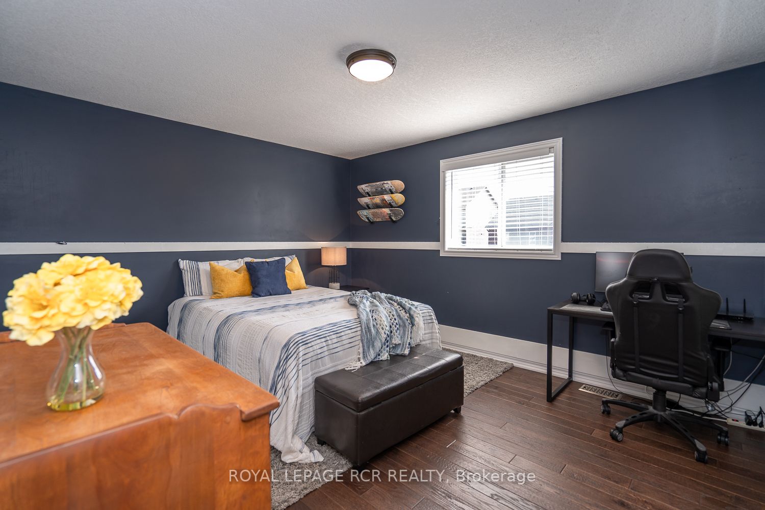 20 Dinnick Cres