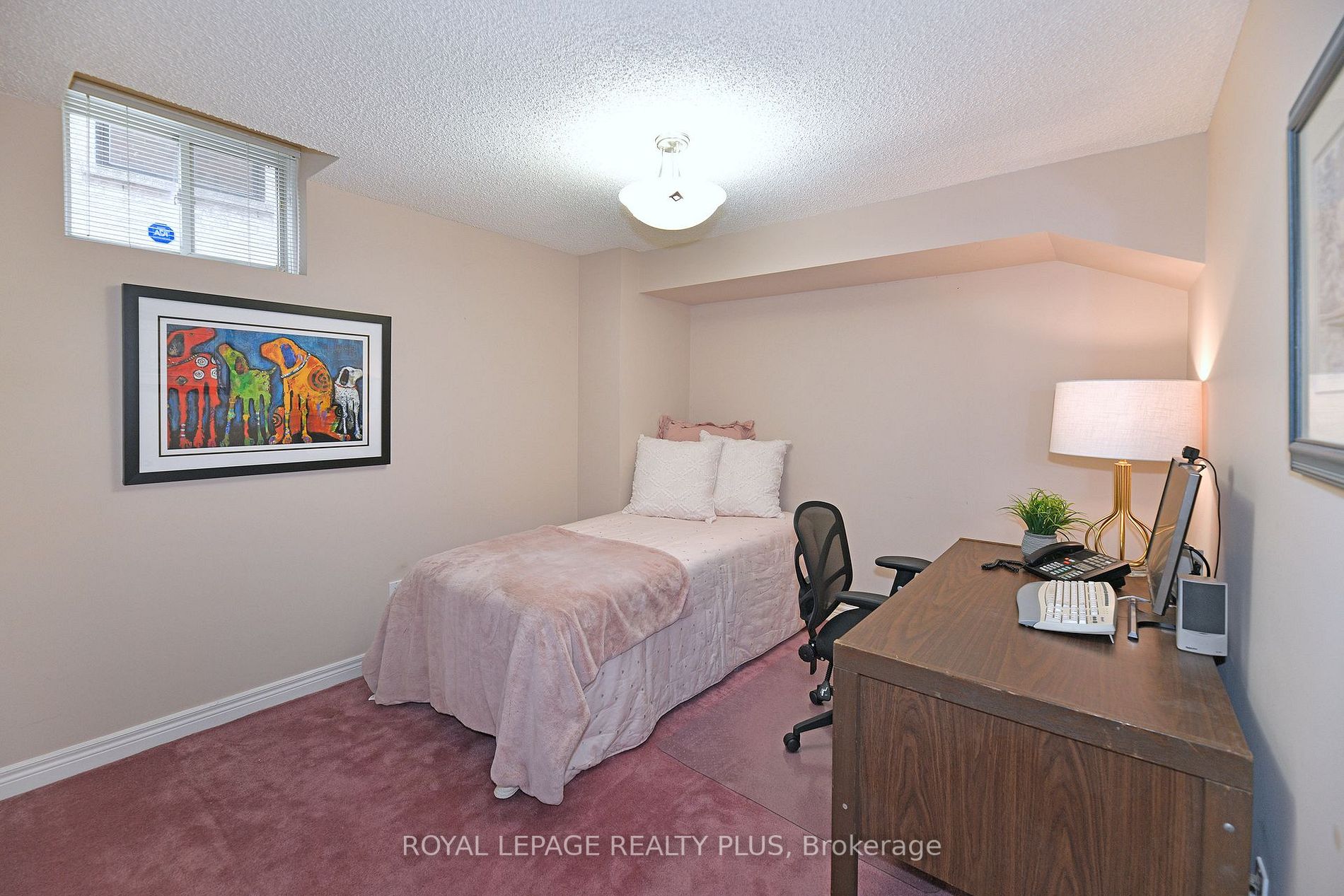 1076 Skyvalley Crescent