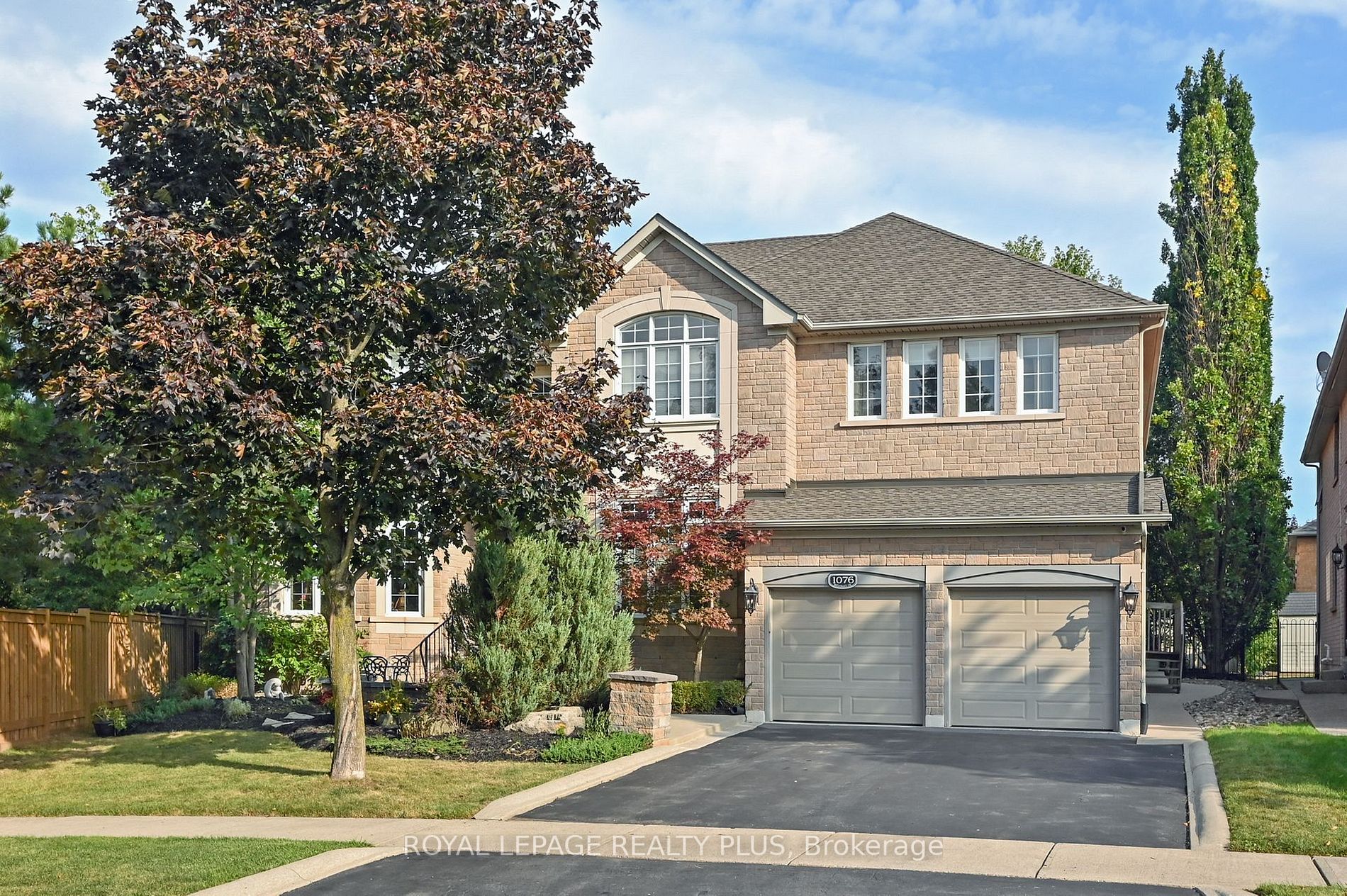 1076 Skyvalley Crescent
