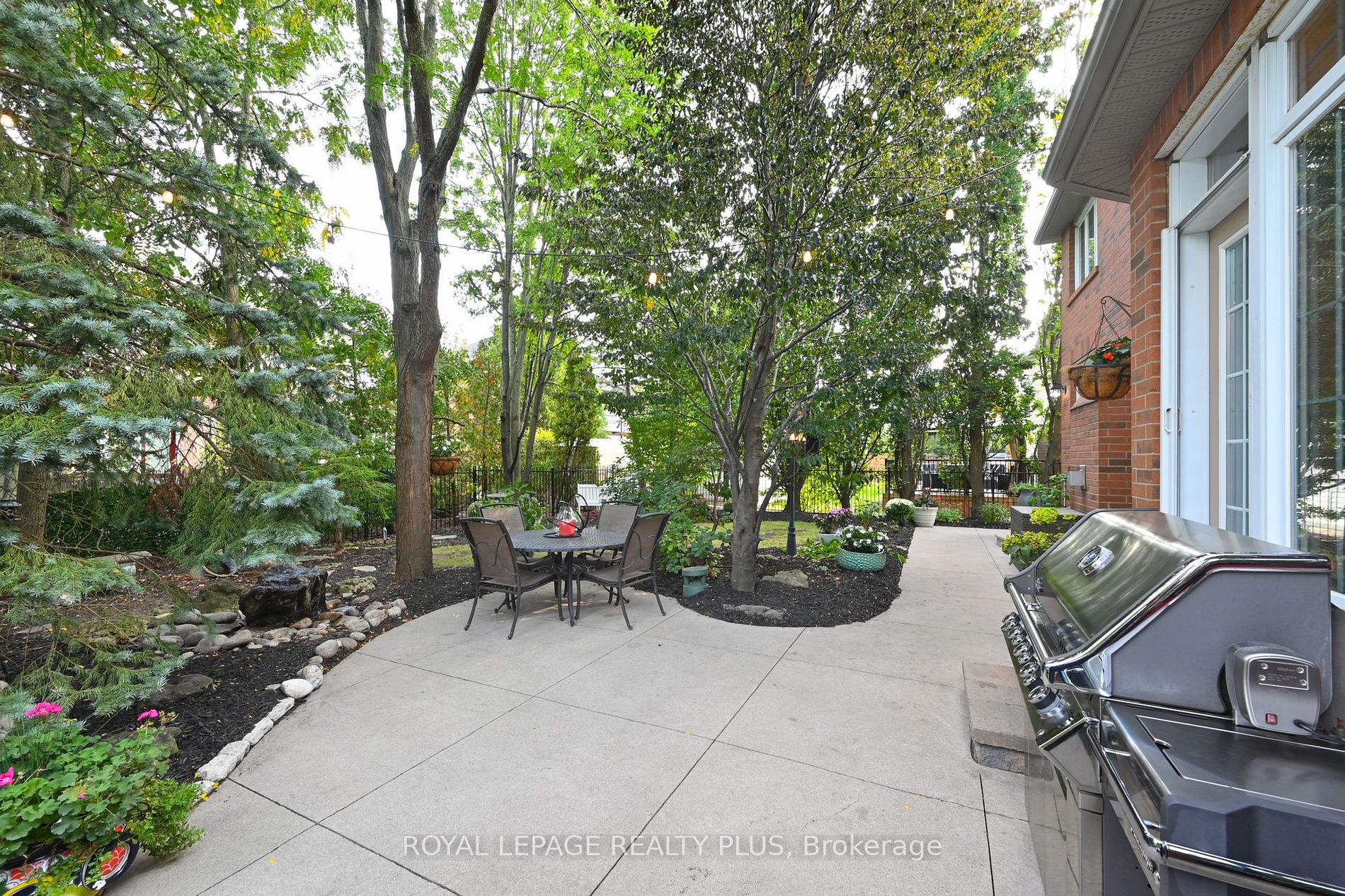 1076 Skyvalley Crescent