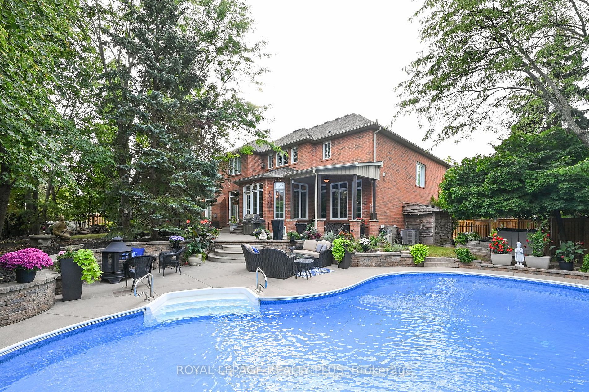 1076 Skyvalley Crescent