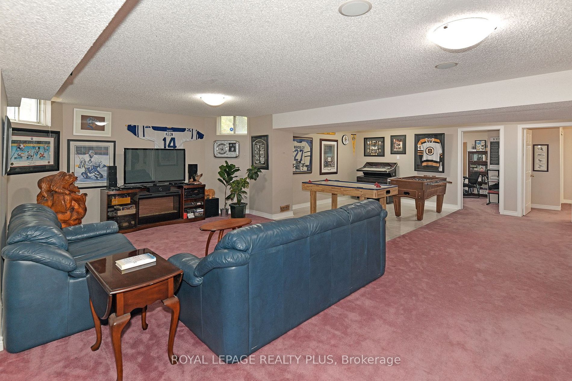 1076 Skyvalley Crescent