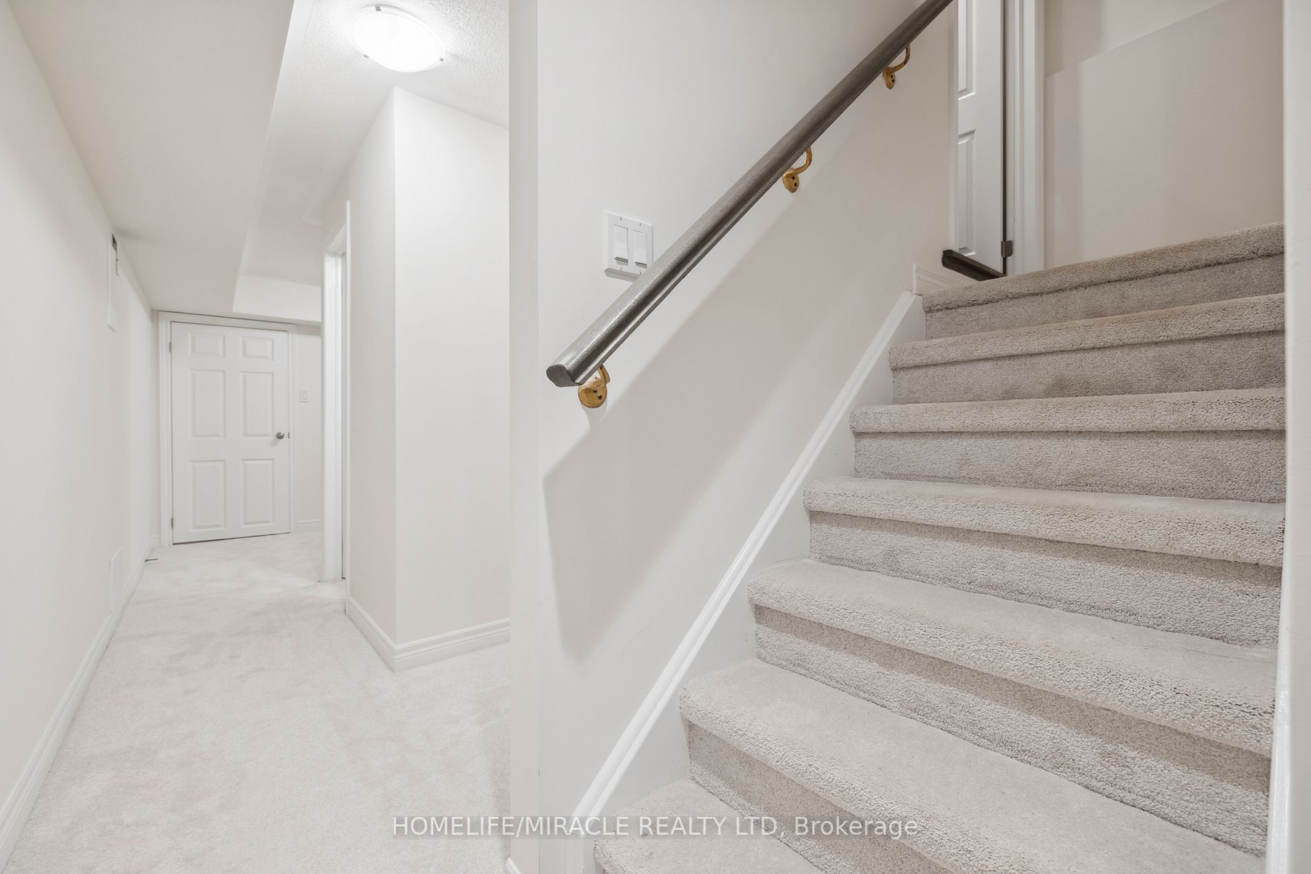 3944 Koenig Rd